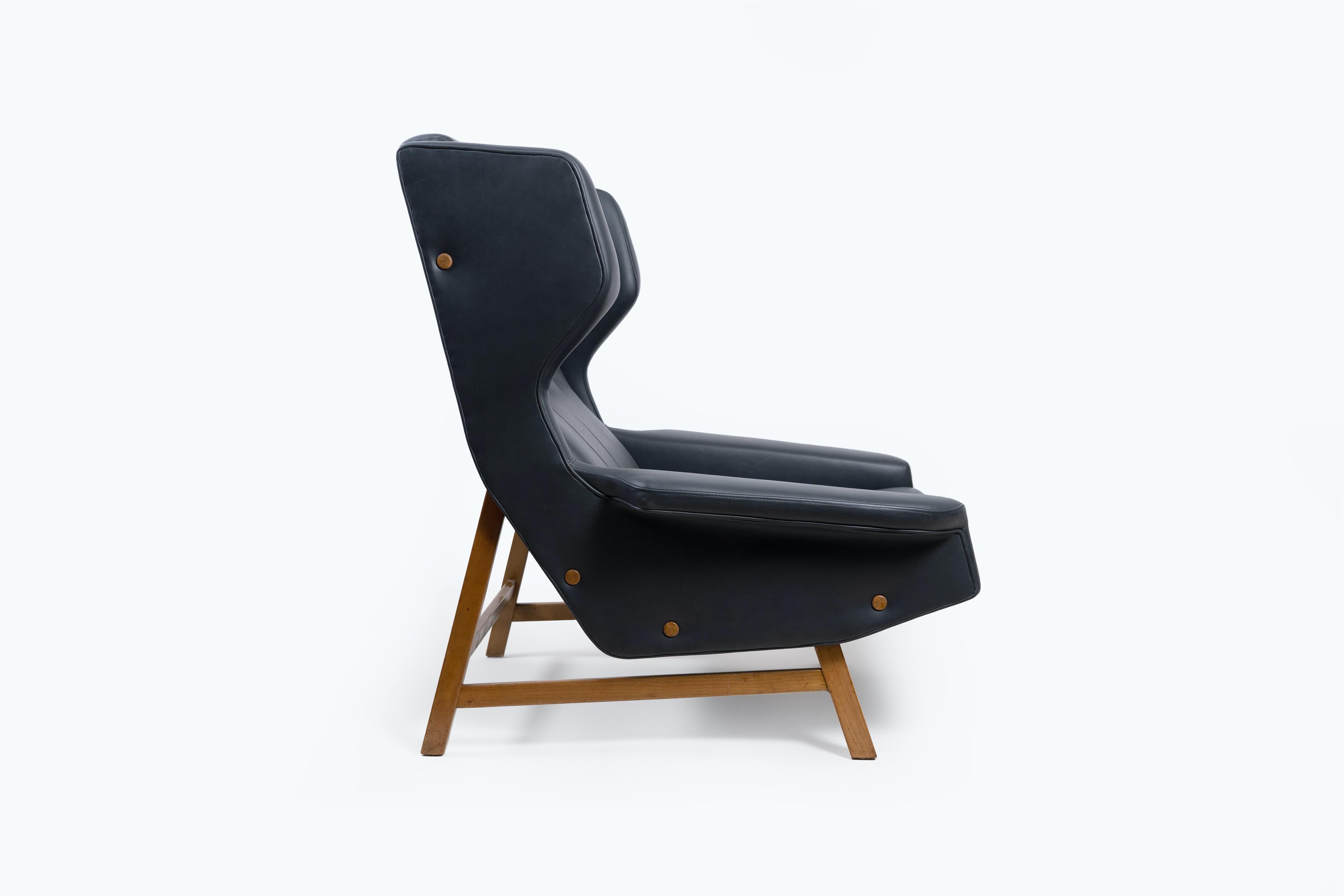 Mid-20th Century Iconic 877 Wingback Armchair by Gianfranco Frattini for Cassina 1959 For Sale