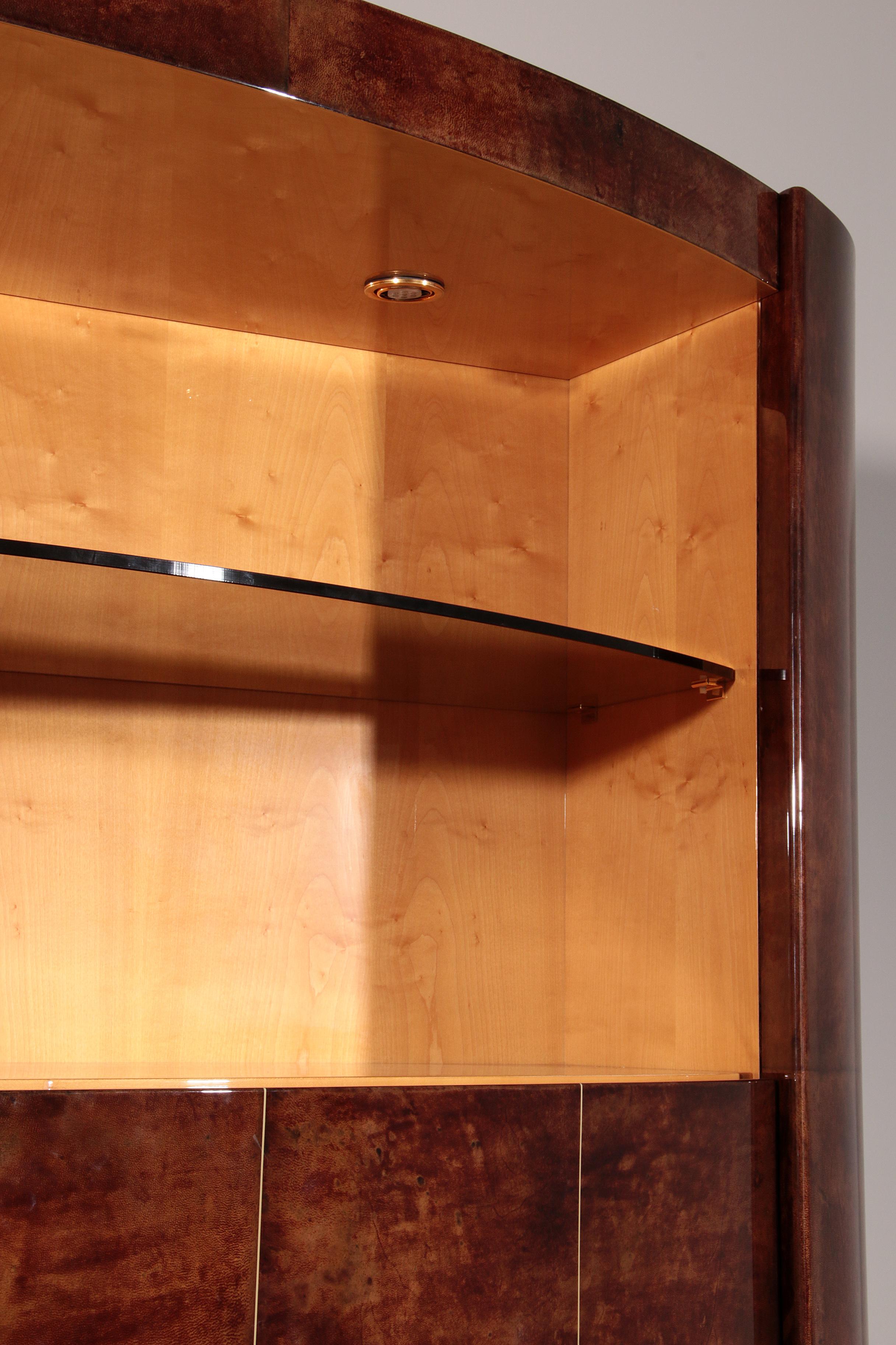 Ikonischer Barschrank aus braunem Ziegenleder von Aldo Tura mit elektrischem Lift und verspiegeltem Innenraum im Angebot 1