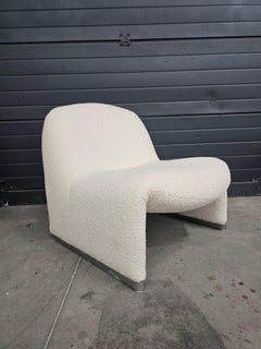 Iconic Alky Chair by Giancarlo Piretti for Artifort done in off-white boucle
