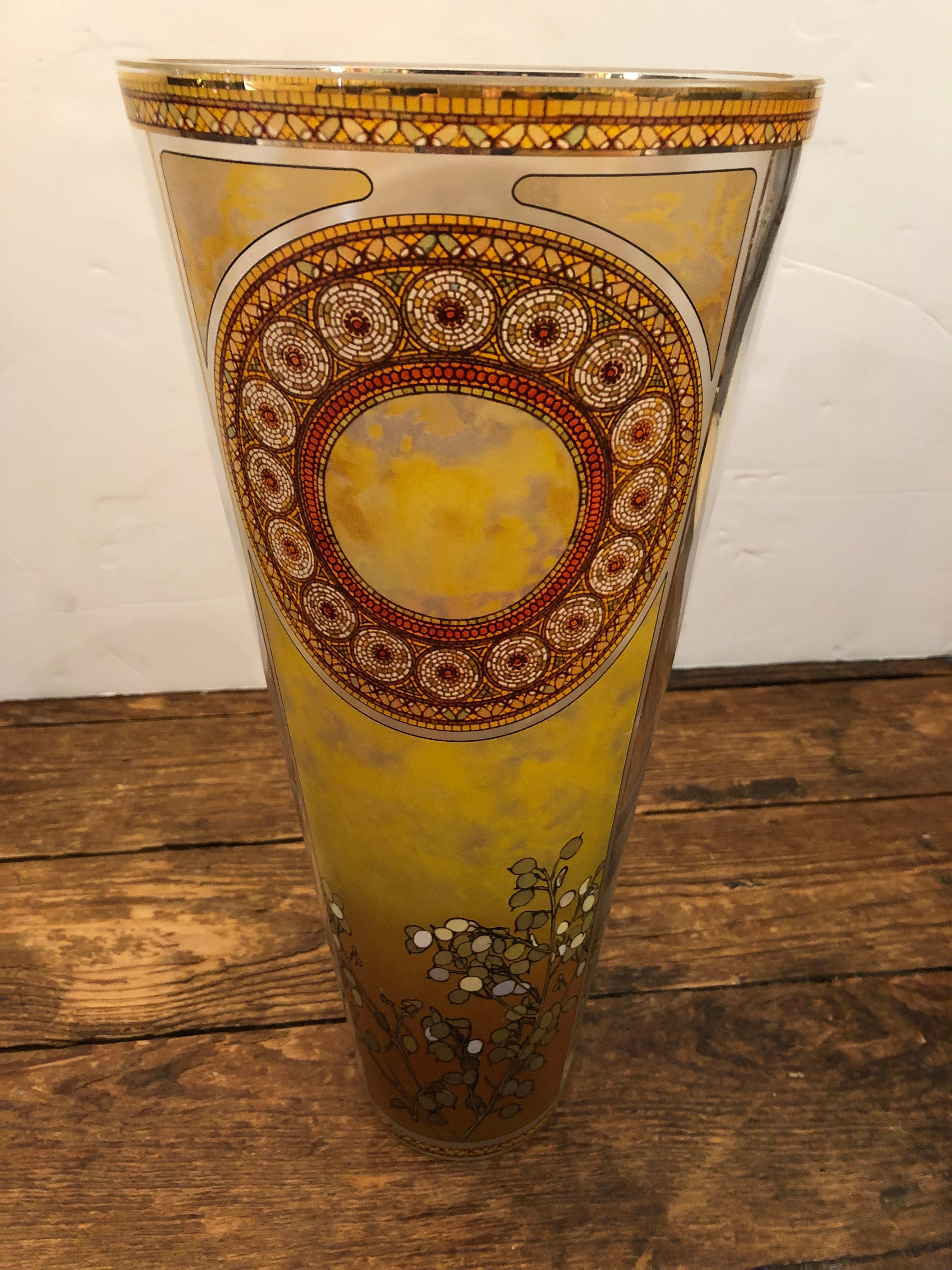 Iconique vase en verre Art Nouveau d'automne d'Alphones Mucha 1
