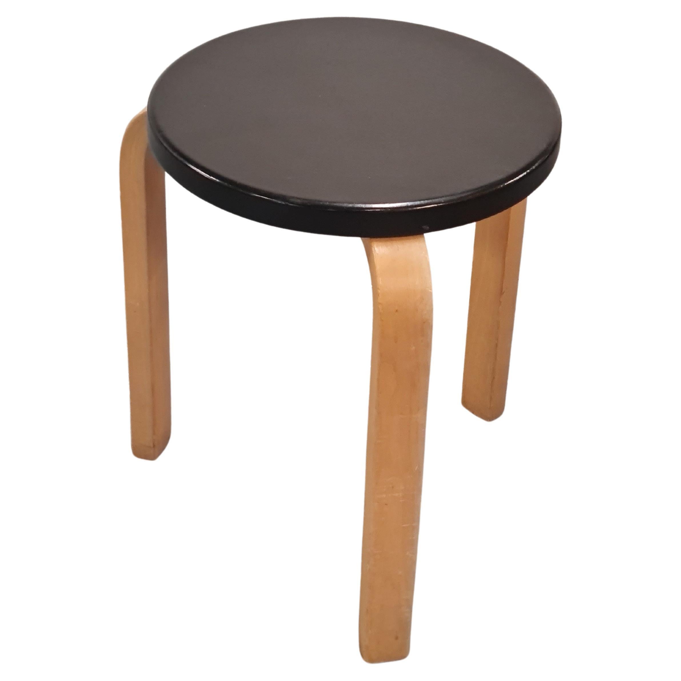 Iconic Alvar Aalto 3-legged Stool Model 60, Birch & Black Pegamoid, Artek 1950s