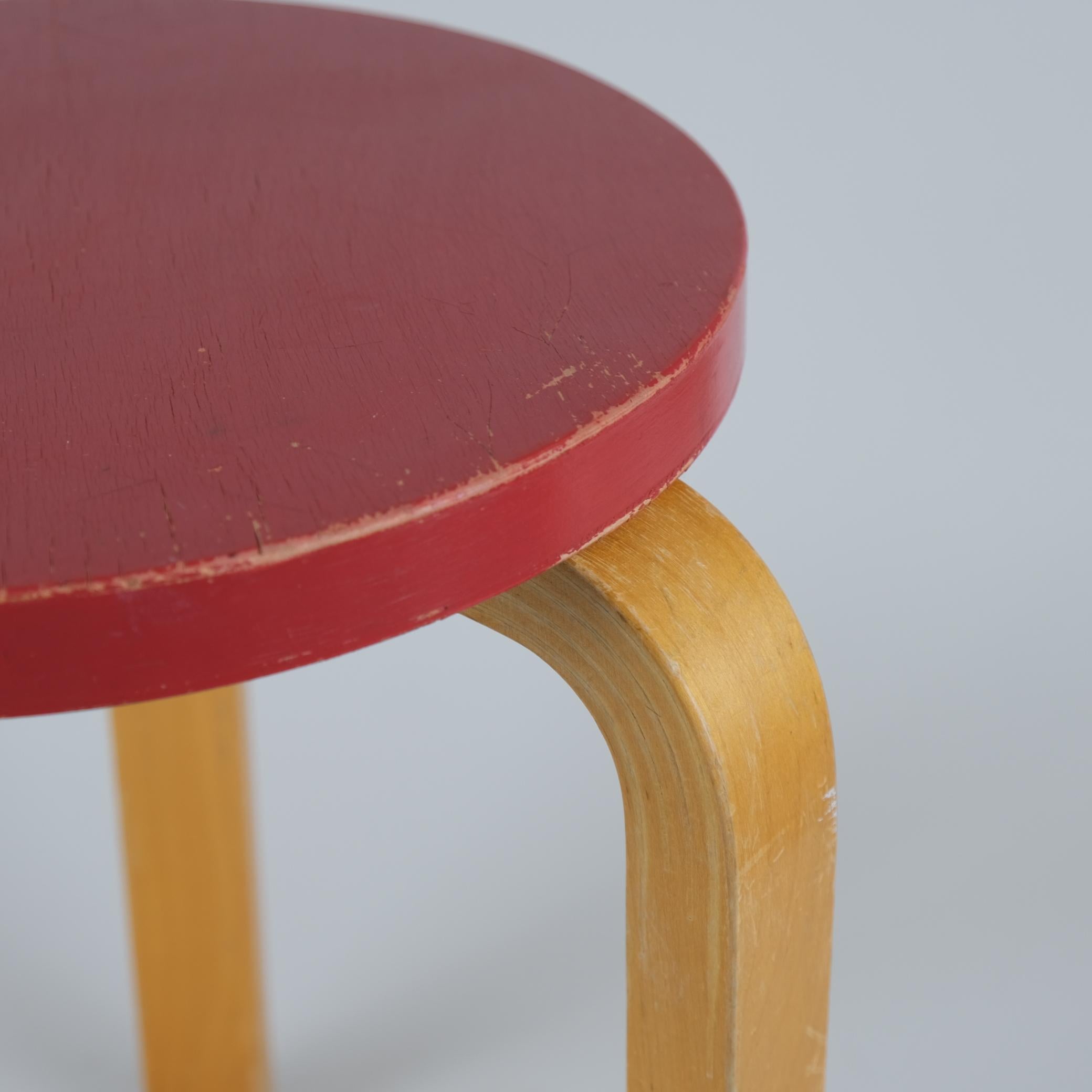 Finnish Iconic Alvar Aalto 3-legged Stool Model 60, Birch & Red Paint, Artek 1940s For Sale