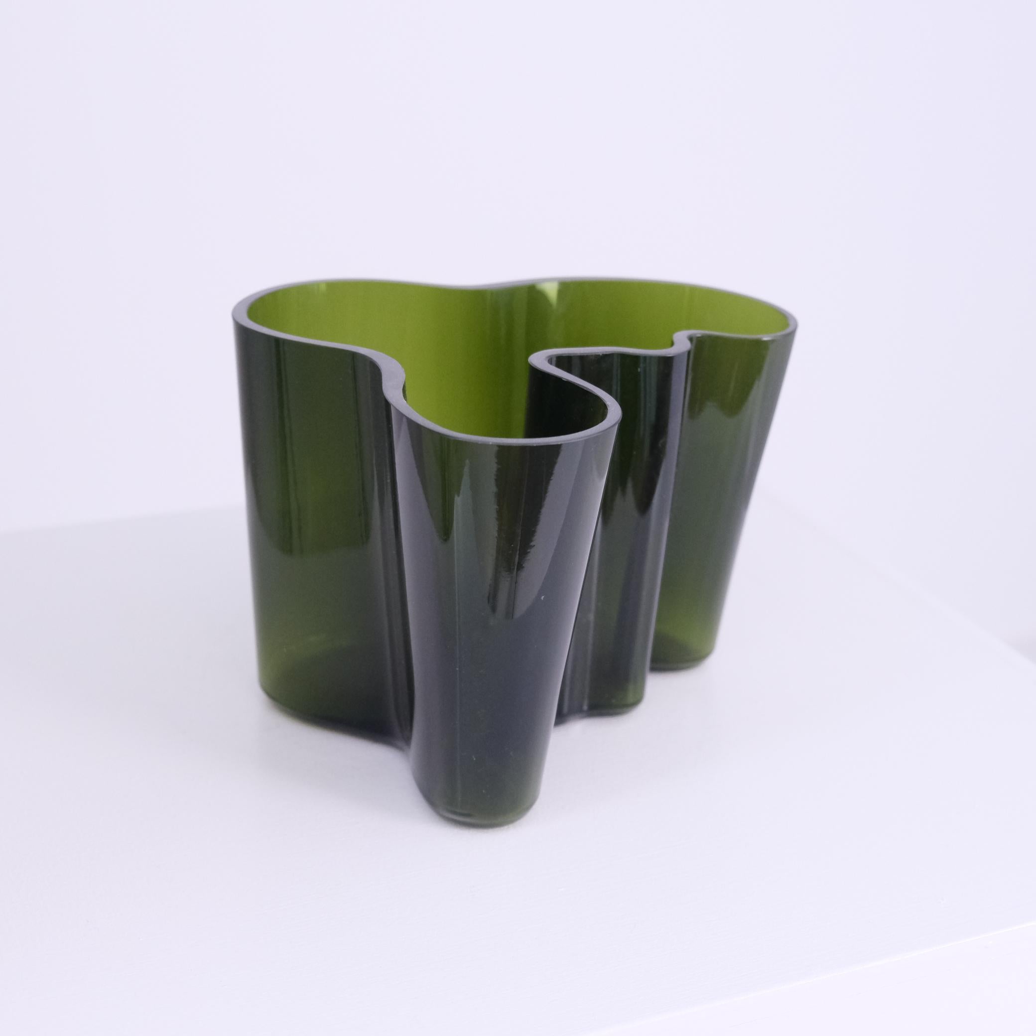 Finnish Iconic Alvar Aalto Savoy Glass Vase Model. 3030, Deep Green, Iittala 1960s For Sale