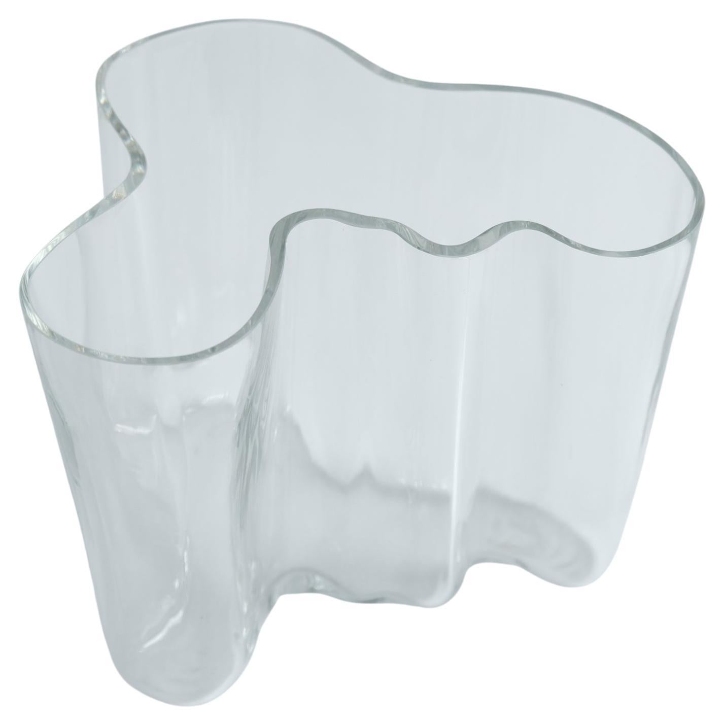 Vase Icone Alvar Aalto+Aalto Model. 3030 en verre clair, Iittala années 1960 en vente