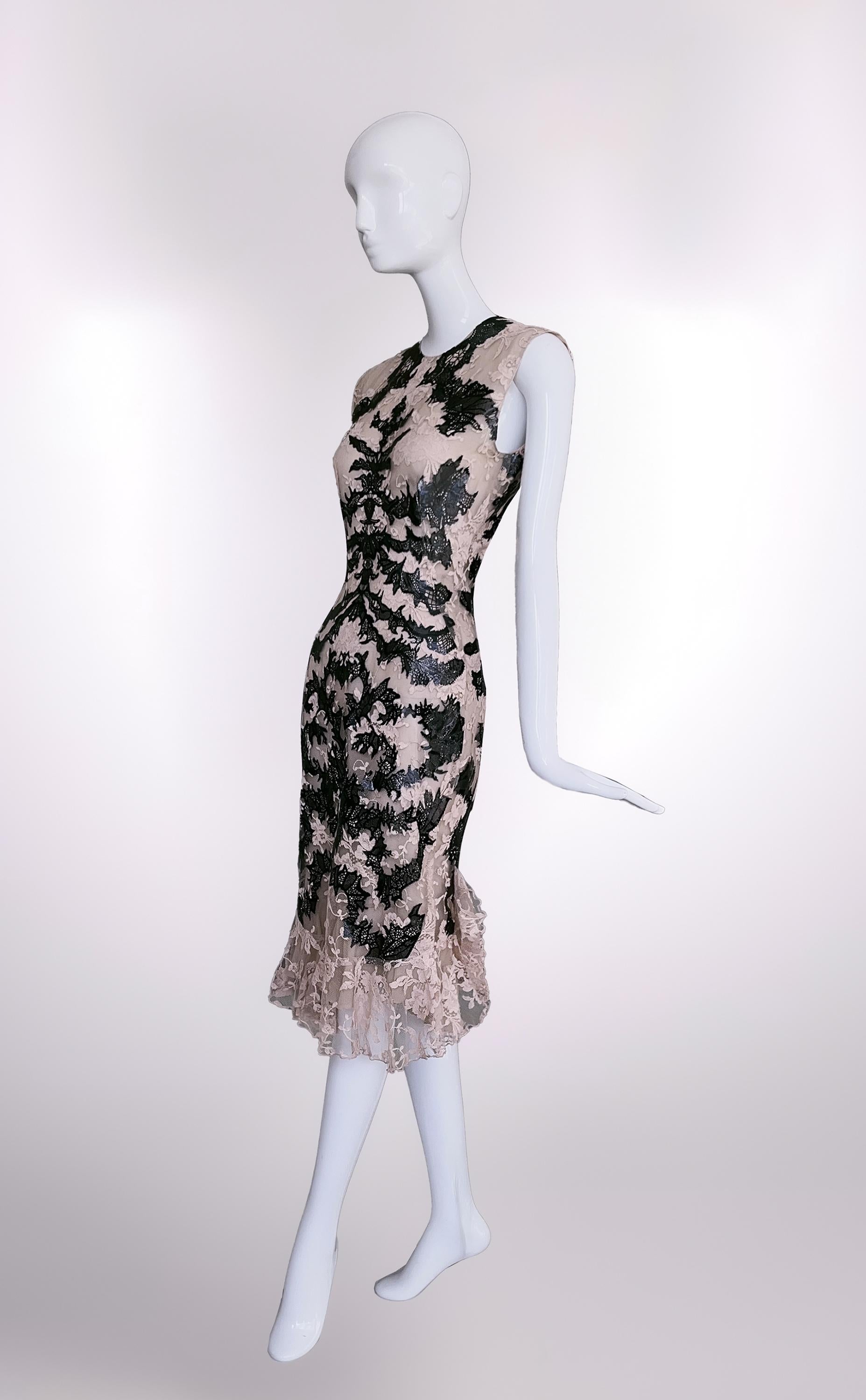 Iconic Archival Alexander McQueen SS 2012 Laser Cut Silk Lace Dress In Good Condition For Sale In Berlin, BE