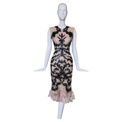 Icónico vestido de encaje de seda de corte láser Alexander McQueen SS 2012 de archivo
