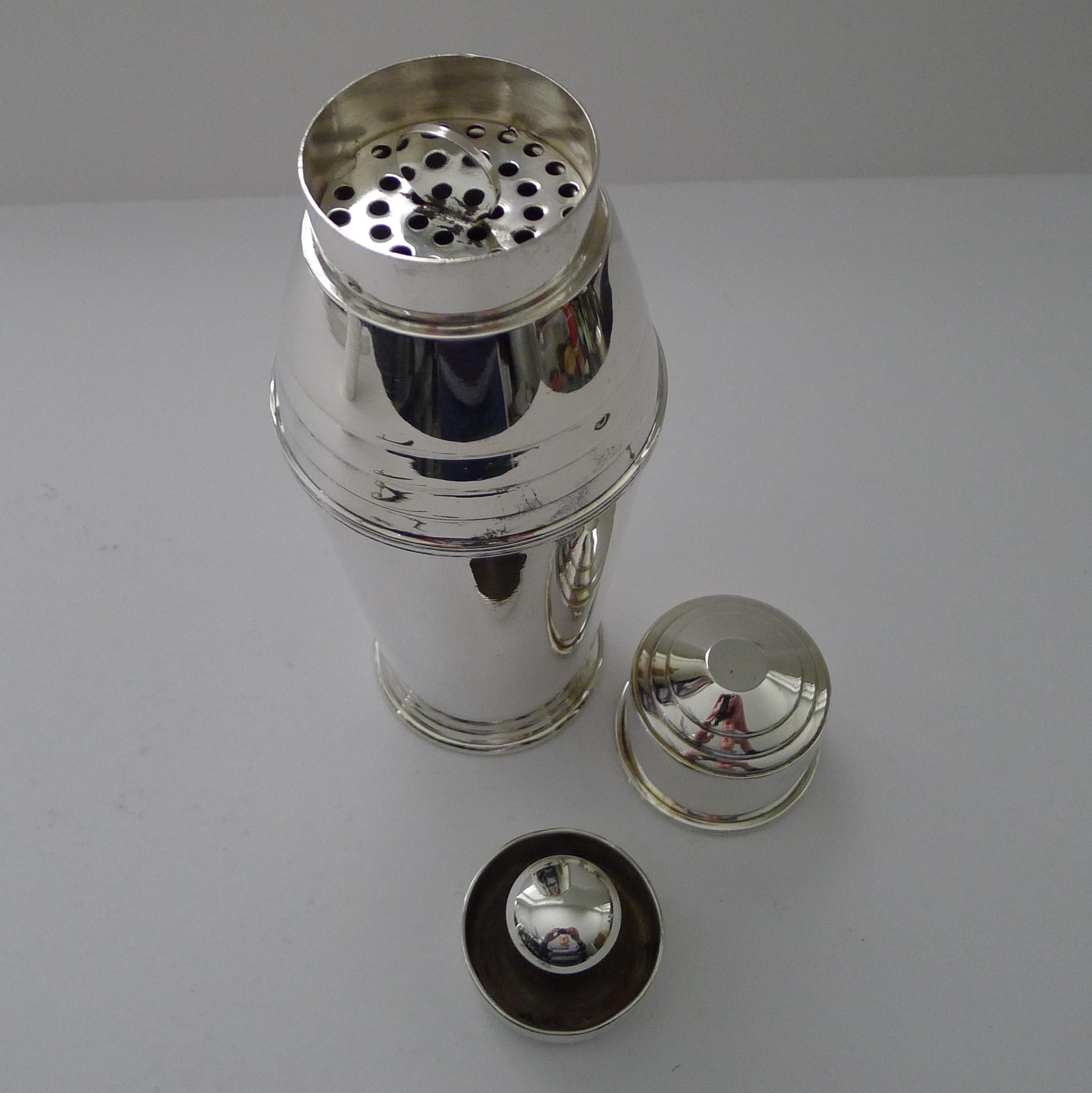 Iconic Art Deco Cocktail Shaker by Adie Brothers, circa 1930s For Sale 3