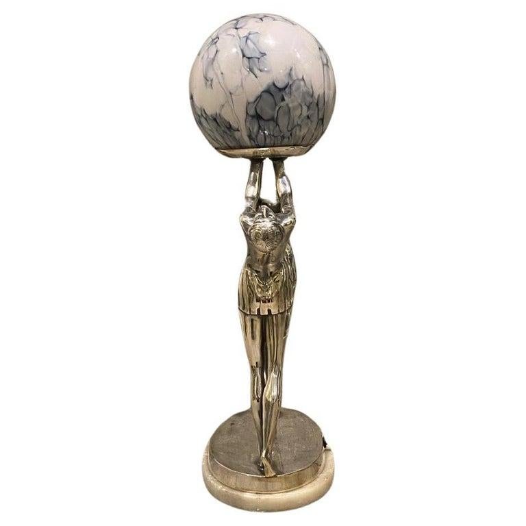 Lampe Art déco emblématique double dame en métal argenté et albâtre des années 1920 en vente 8
