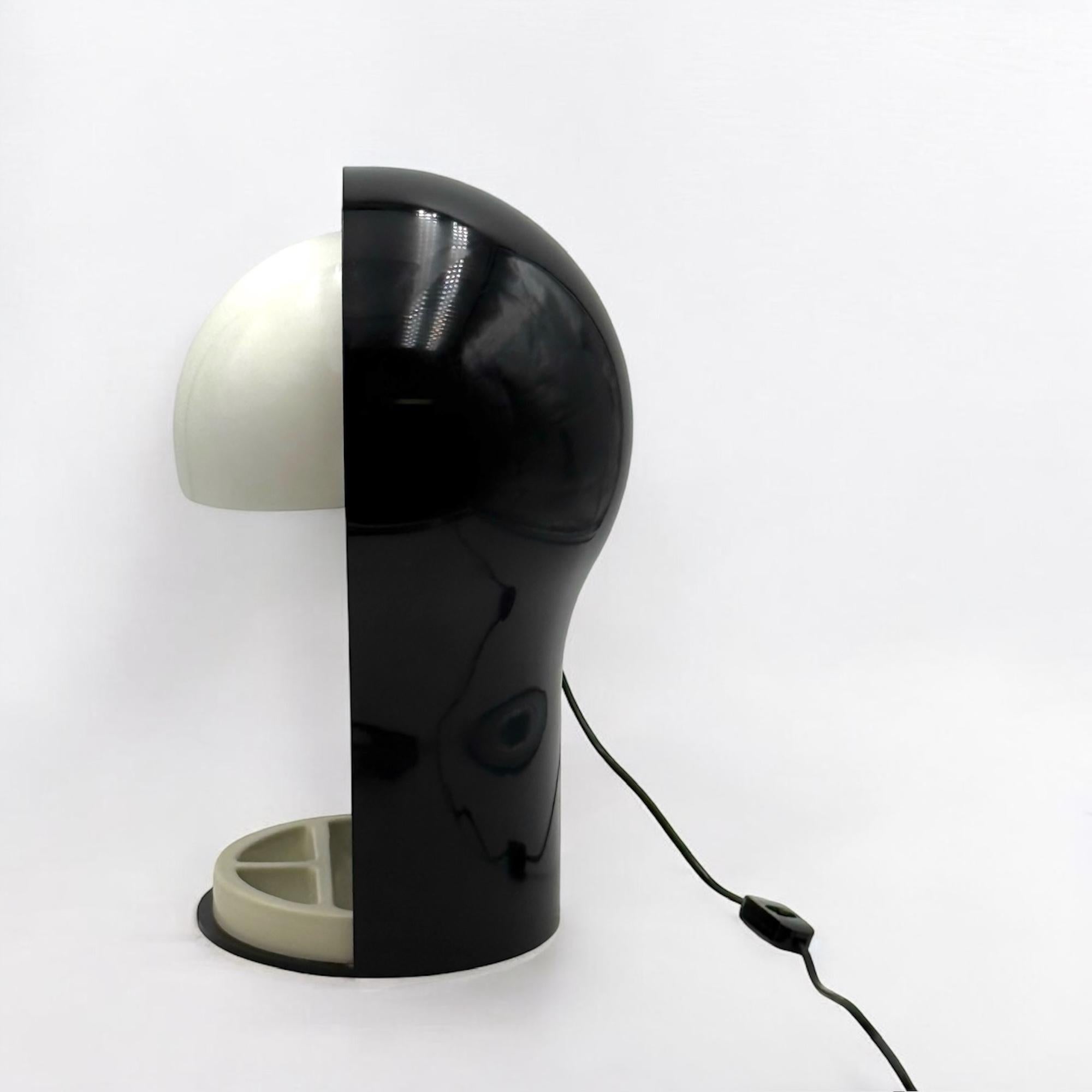 Iconic Artemide 'Telegono' Lamp by Vico Magistretti - MCM Italian Design Icon 6