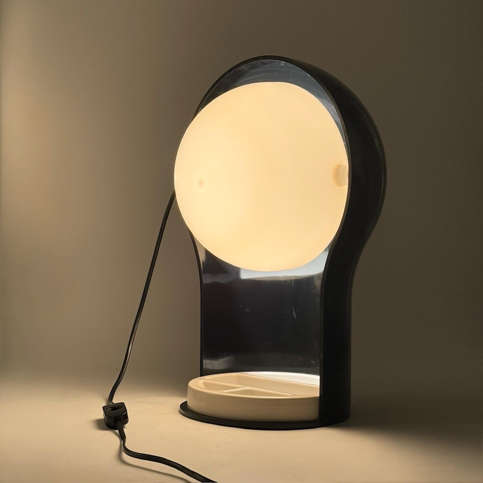 Iconic Artemide 'Telegono' Lamp by Vico Magistretti - MCM Italian Design Icon 2