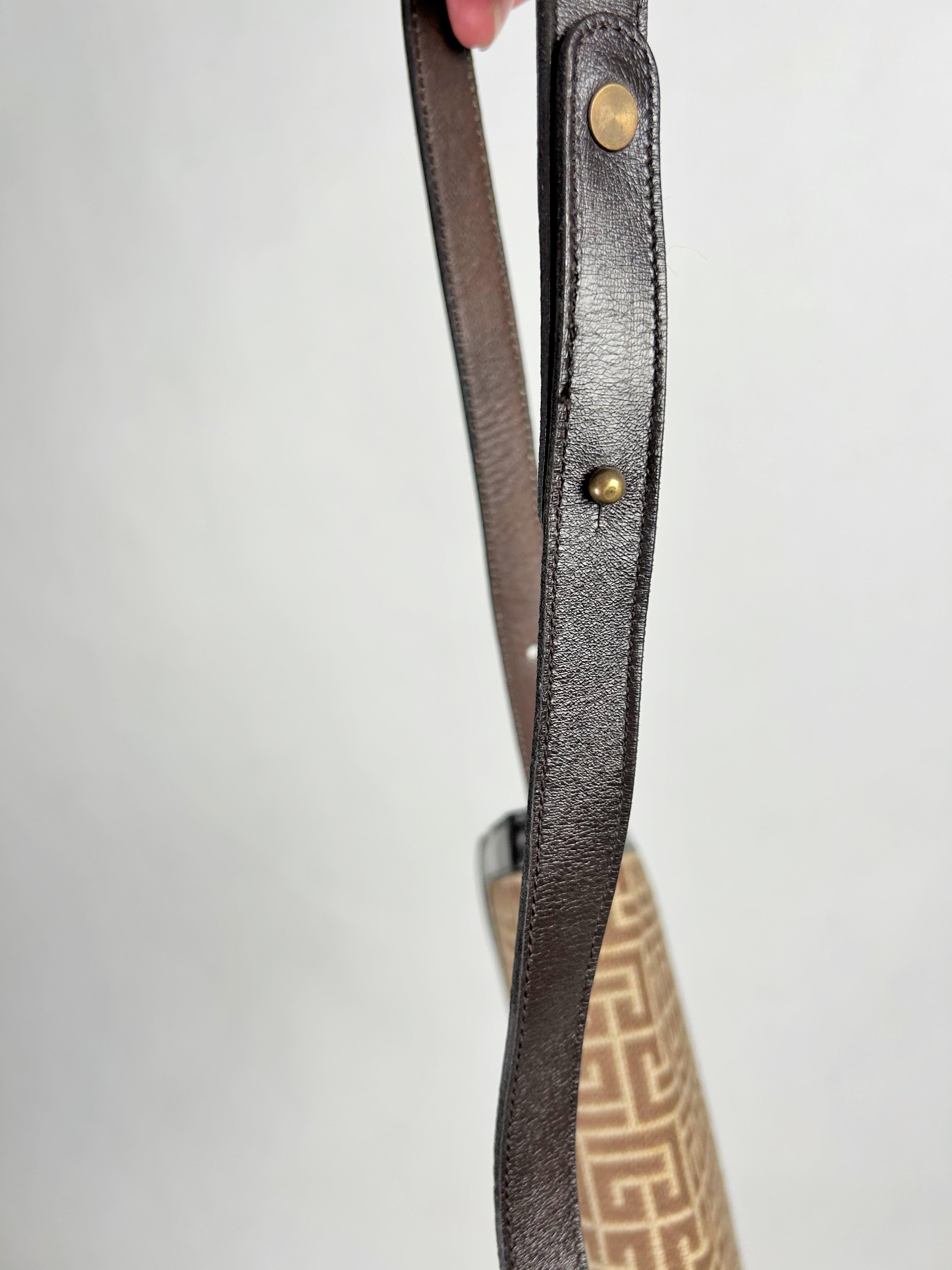Bolso icónico de Pierre Balmain con monograma Laberinto - París Circa 1971-1975 en venta 8