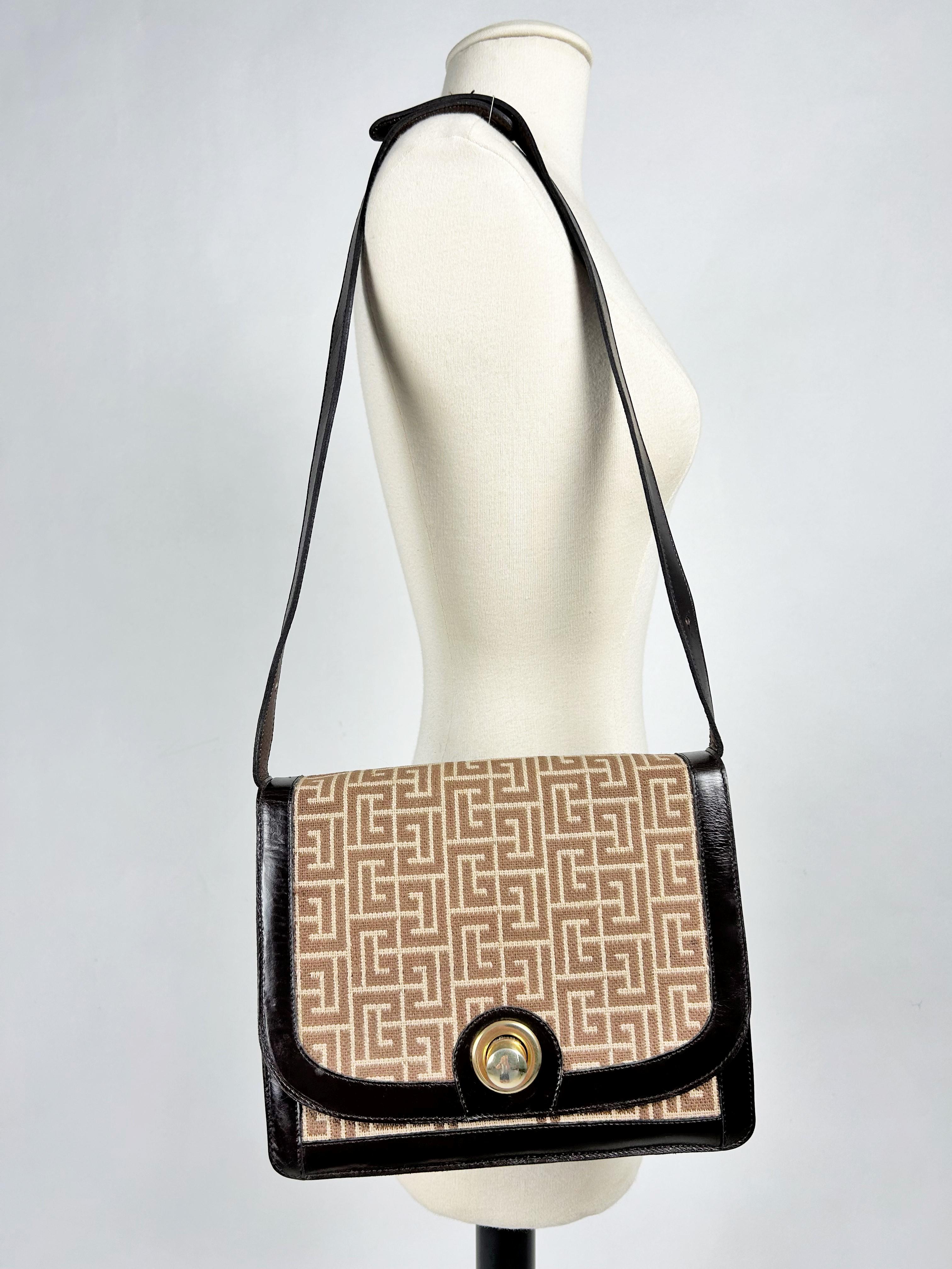 Bolso icónico de Pierre Balmain con monograma Laberinto - París Circa 1971-1975 en Bueno estado para la venta en Toulon, FR