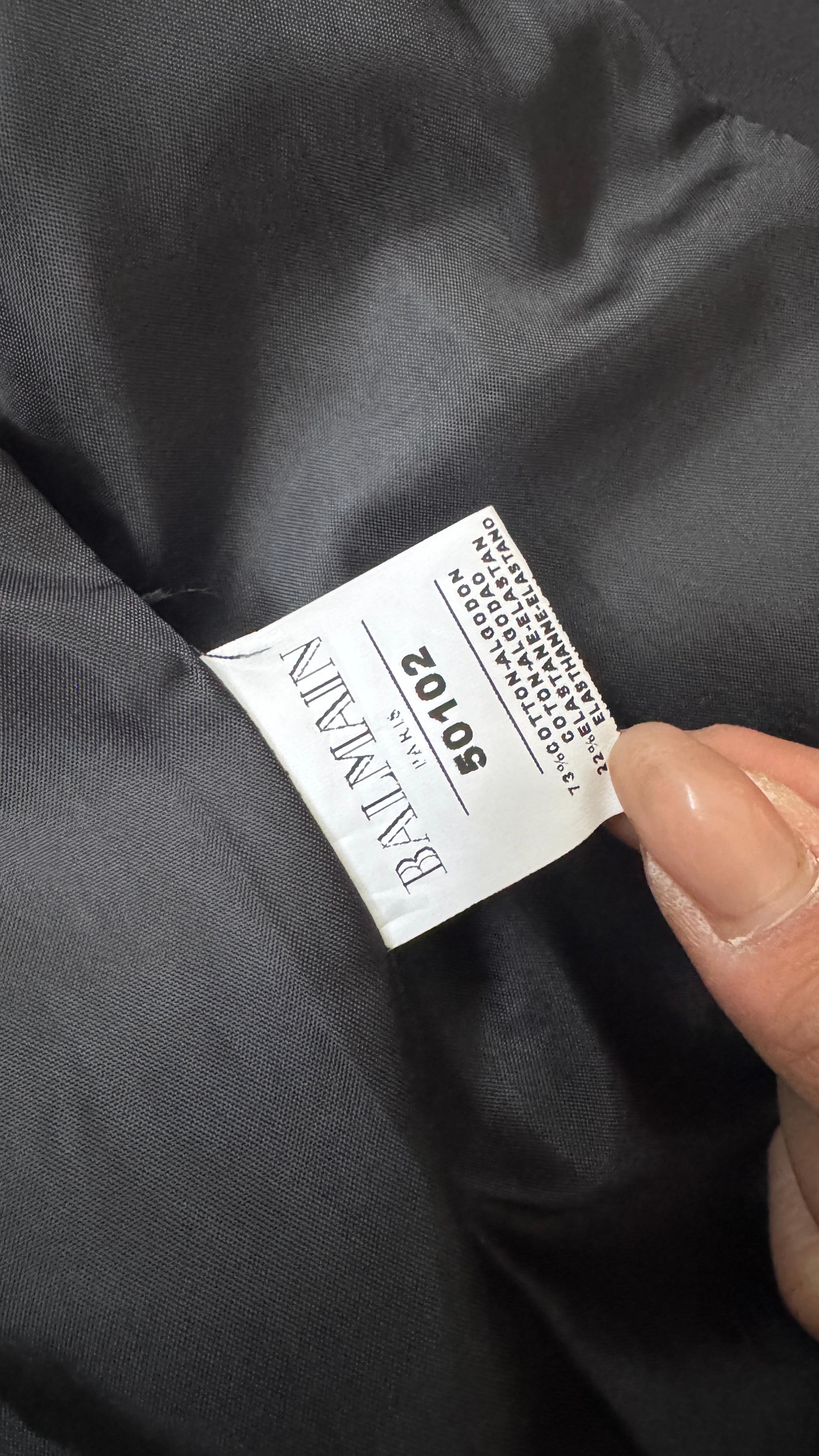Iconic Balmain Black Double-Breasted Blazer with Gold Medallion Buttons In Good Condition For Sale In Milano, IT