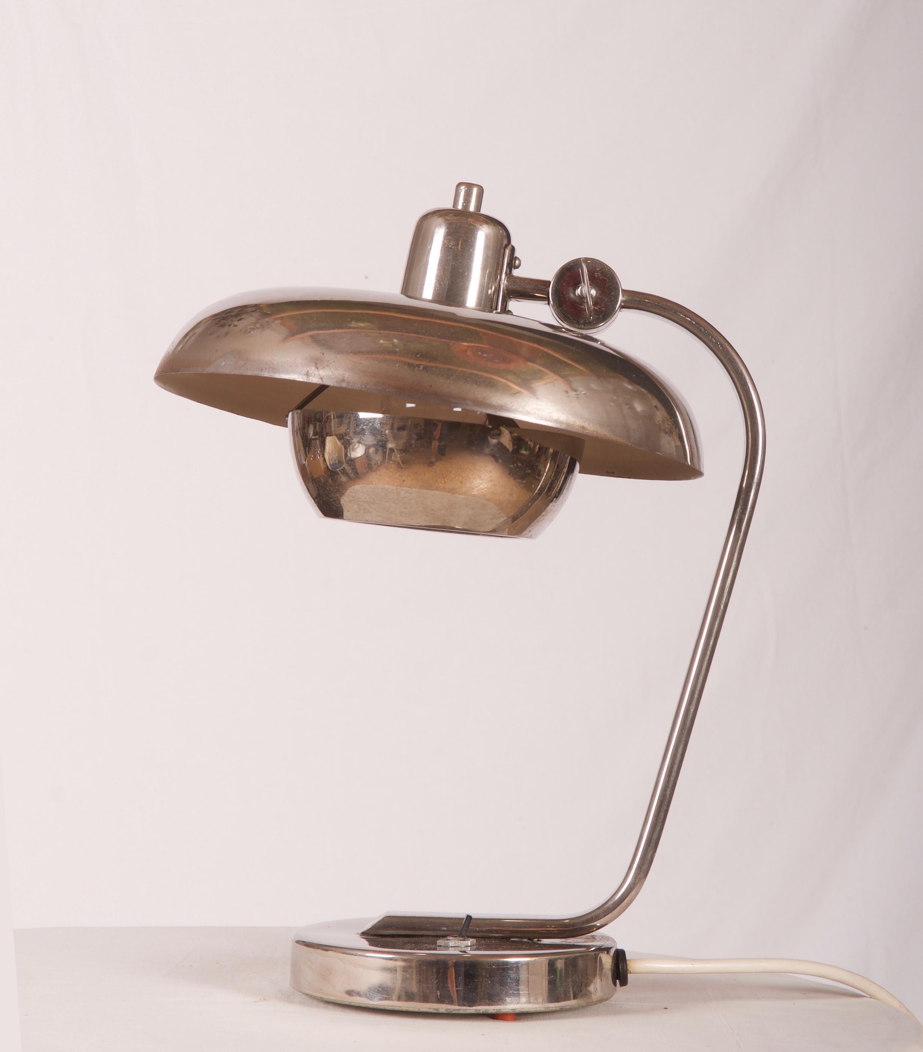 Ikonische Bauhaus-Schreibtischlampe im Angebot 7