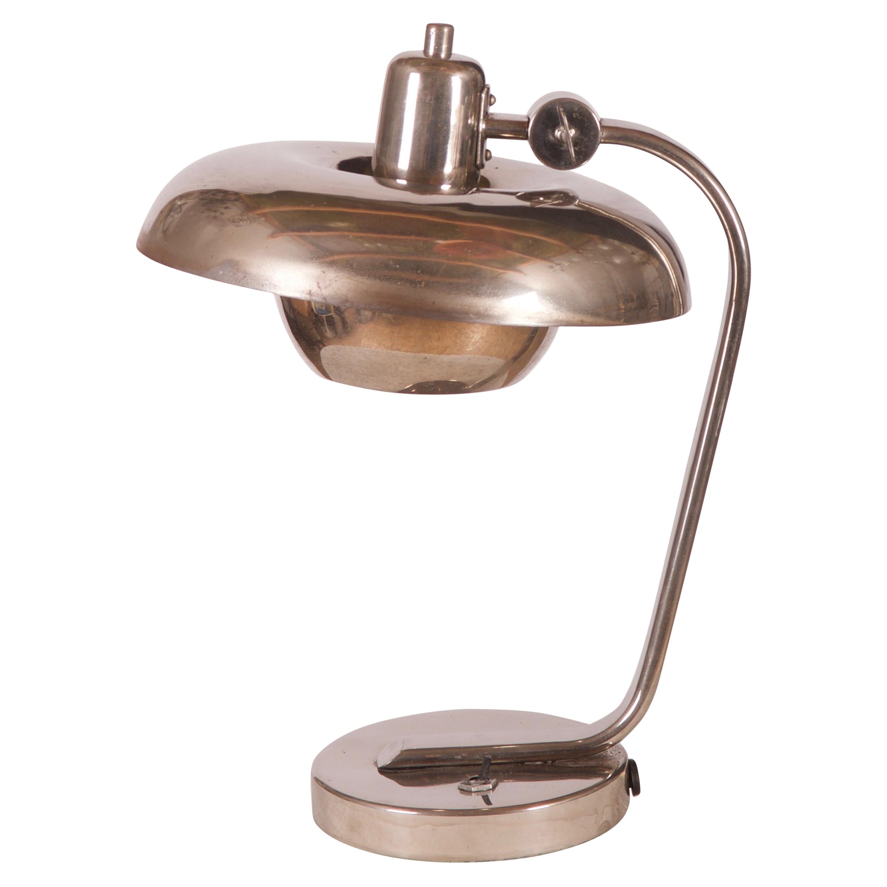Lampe de bureau emblématique Bauhaus en vente