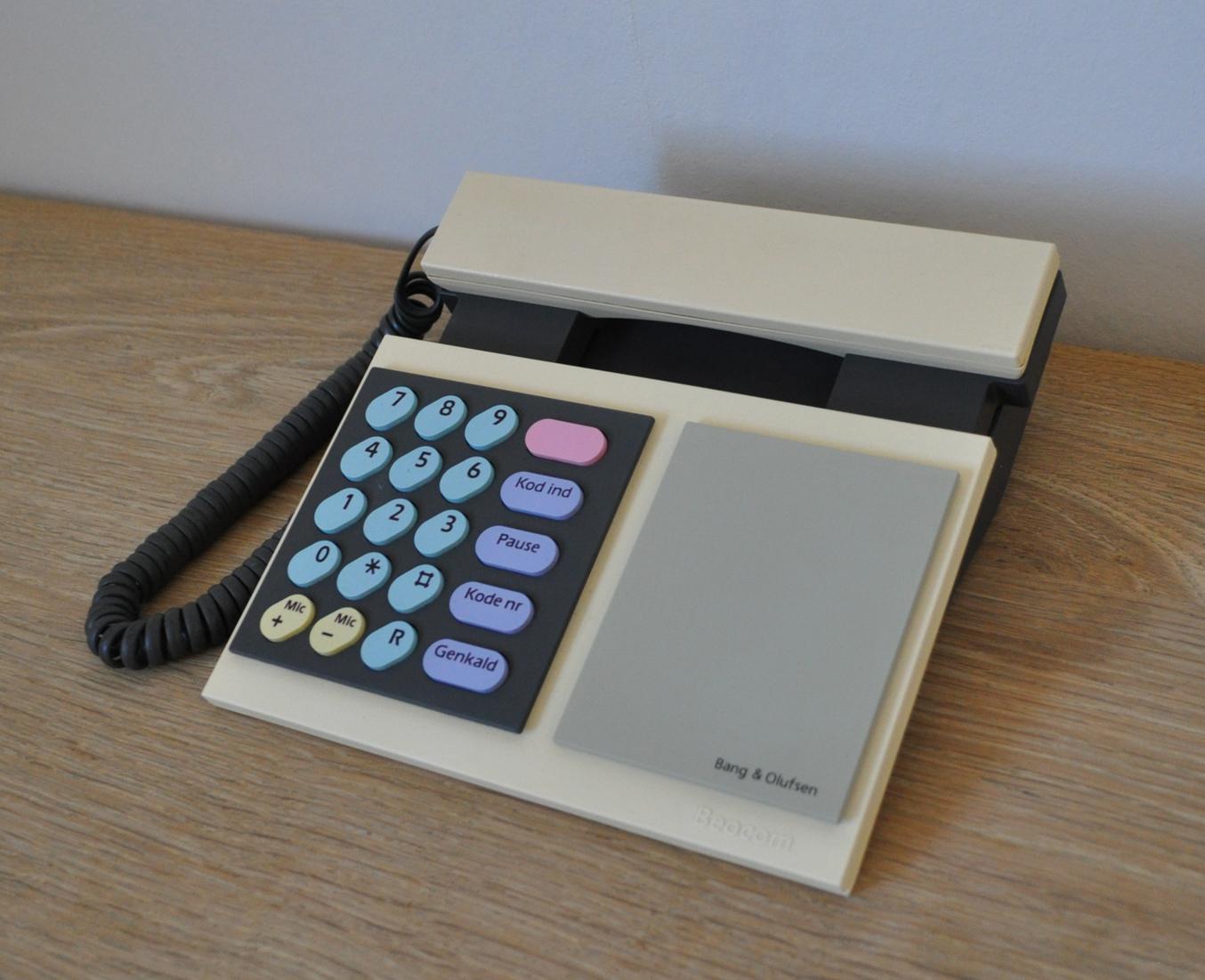 Beocom 1000 Telefon von 1986 von Bang & Olusfen. 
Vollständig funktionsfähig. 

Geschichte: 