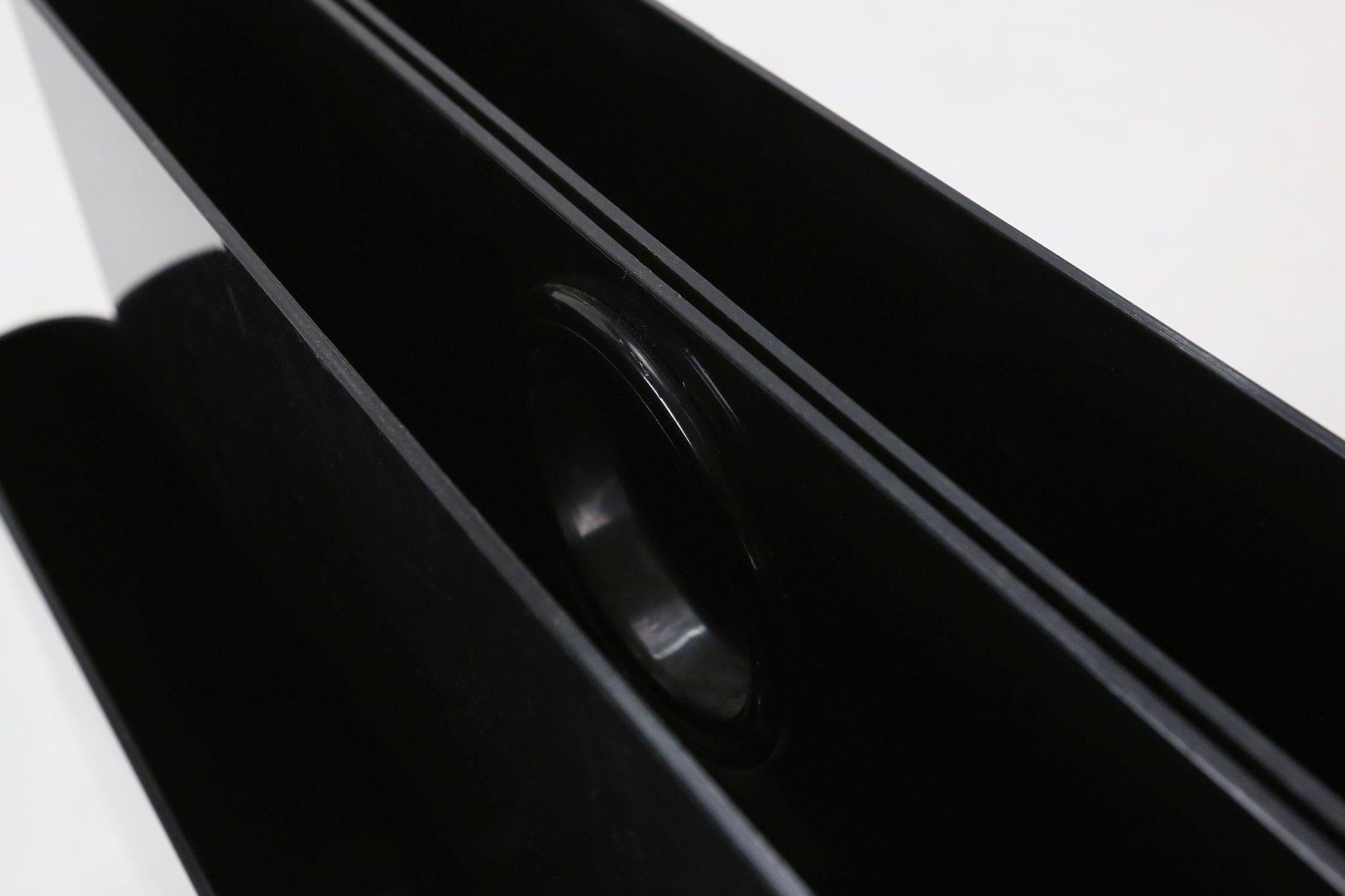 Iconic black magazine rack 4676 by Giotto Stoppino for Kartel, Italy 1970s For Sale 3