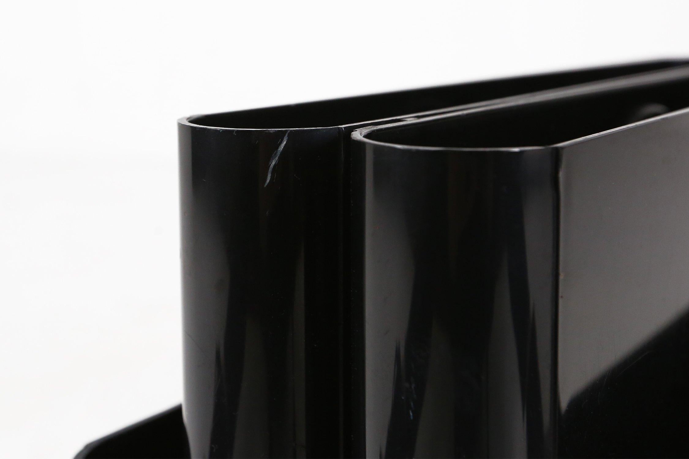 Late 20th Century Iconic black magazine rack 4676 by Giotto Stoppino for Kartel, Italy 1970s For Sale