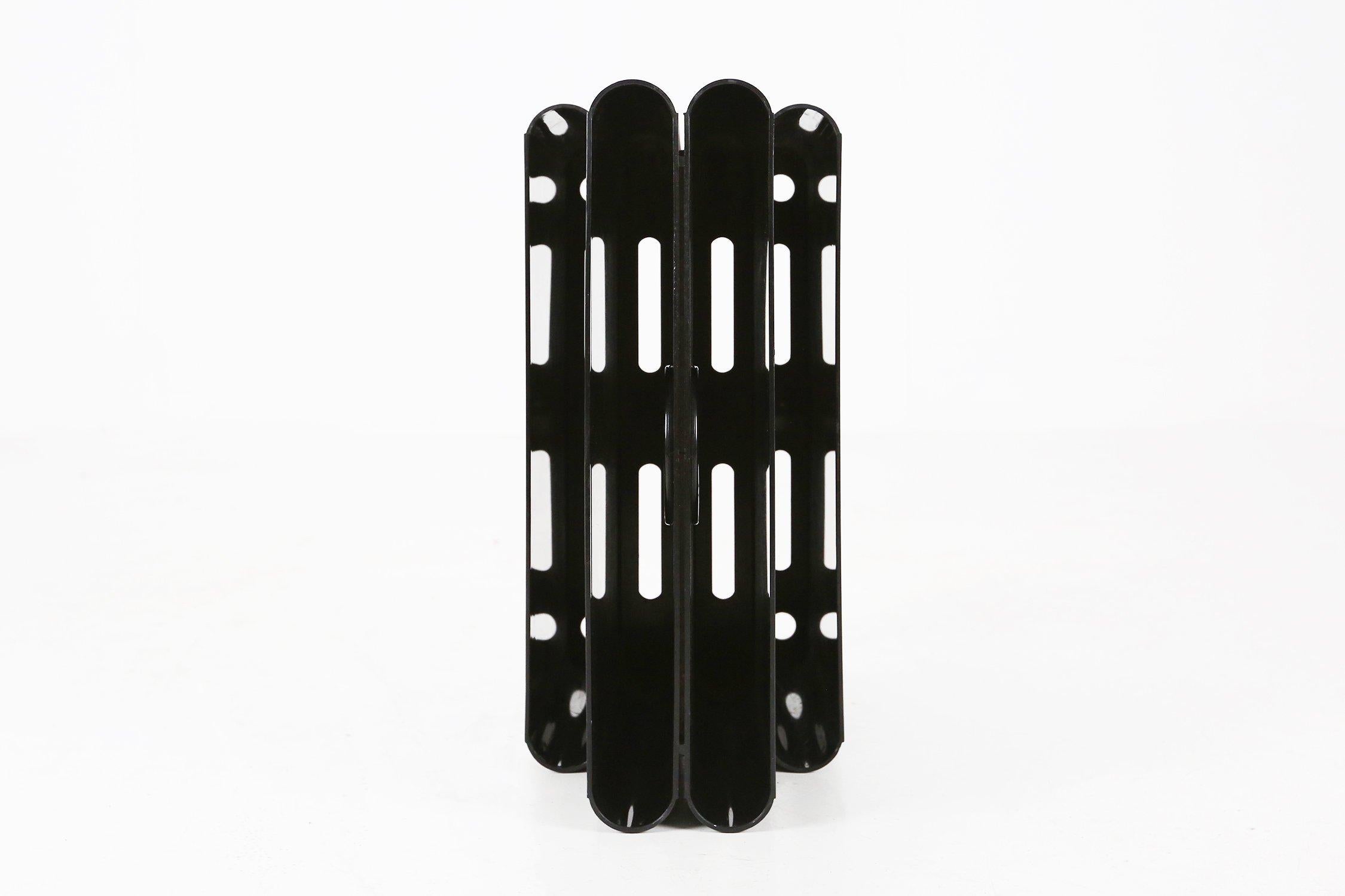 Iconic black magazine rack 4676 by Giotto Stoppino for Kartel, Italy 1970s For Sale 2
