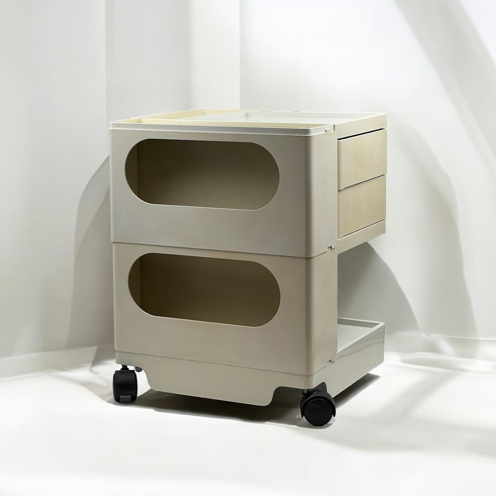 Iconic Boby Trolley by Joe Colombo - Space Age Award Winning Cabinet, 1970s in vendita 1