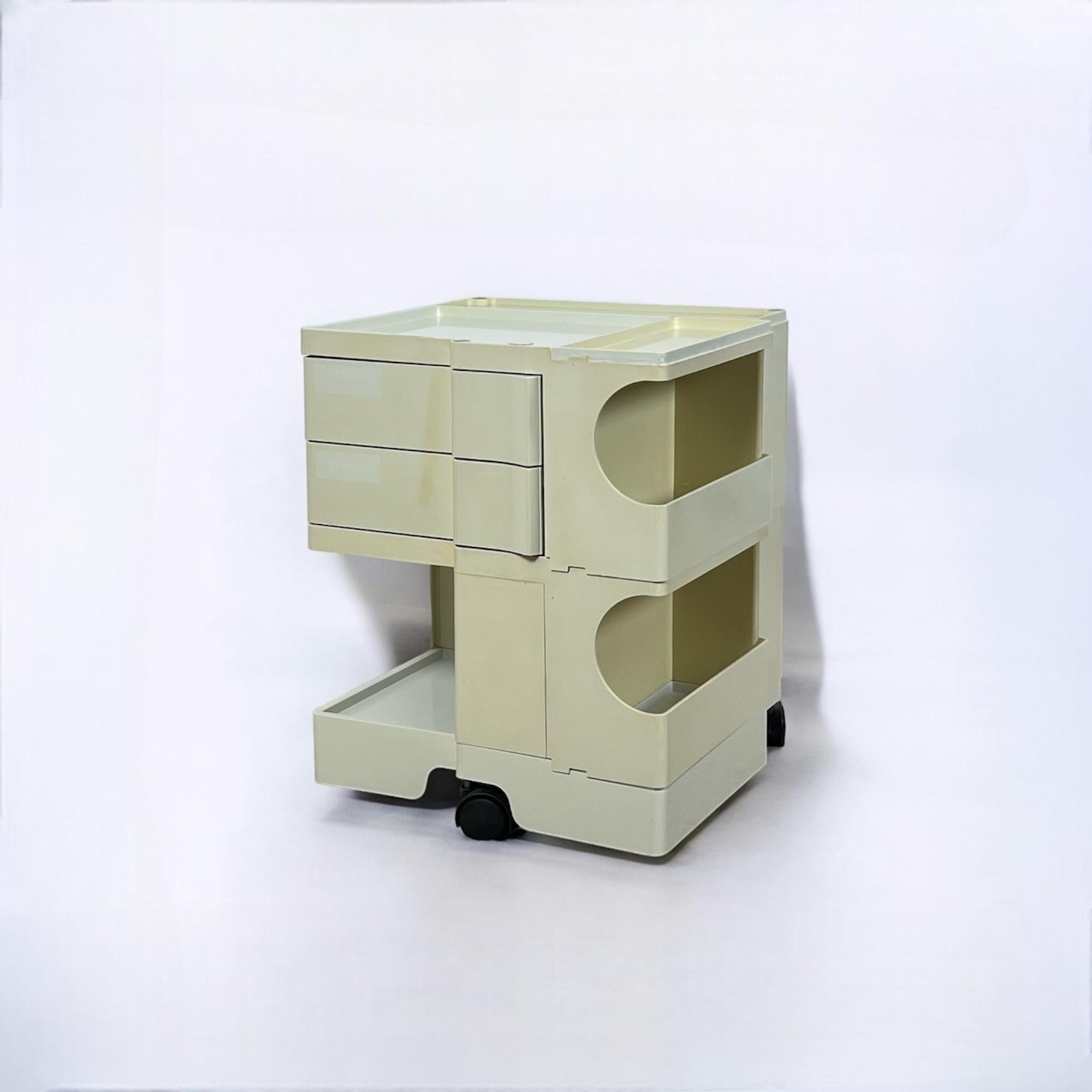 Iconic Boby Trolley by Joe Colombo - Space Age Award Winning Cabinet, 1970s In condizioni buone in vendita a San Benedetto Del Tronto, IT