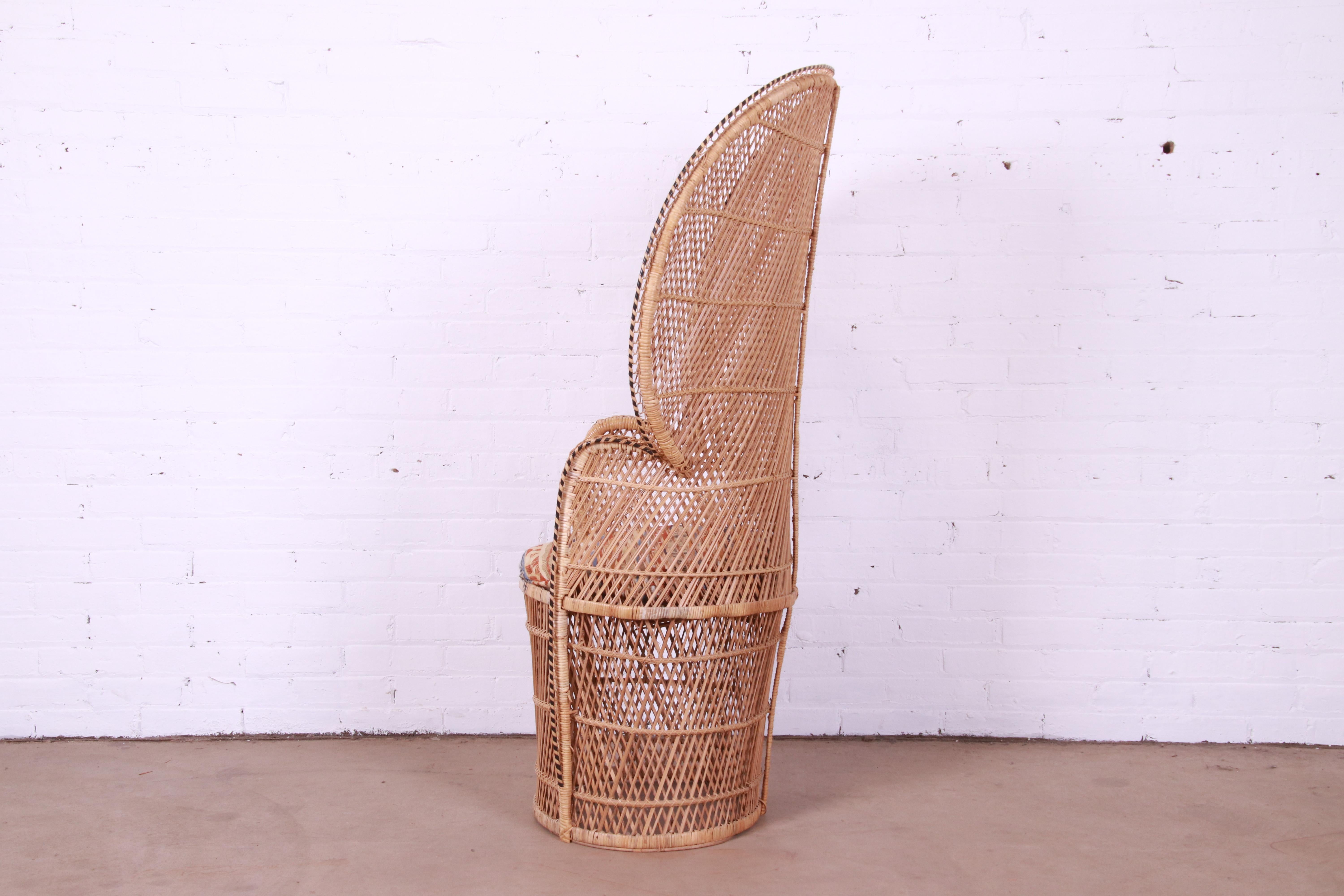 Iconic Bohemian Wicker Emanuelle Peacock Chair, 1970s For Sale 3