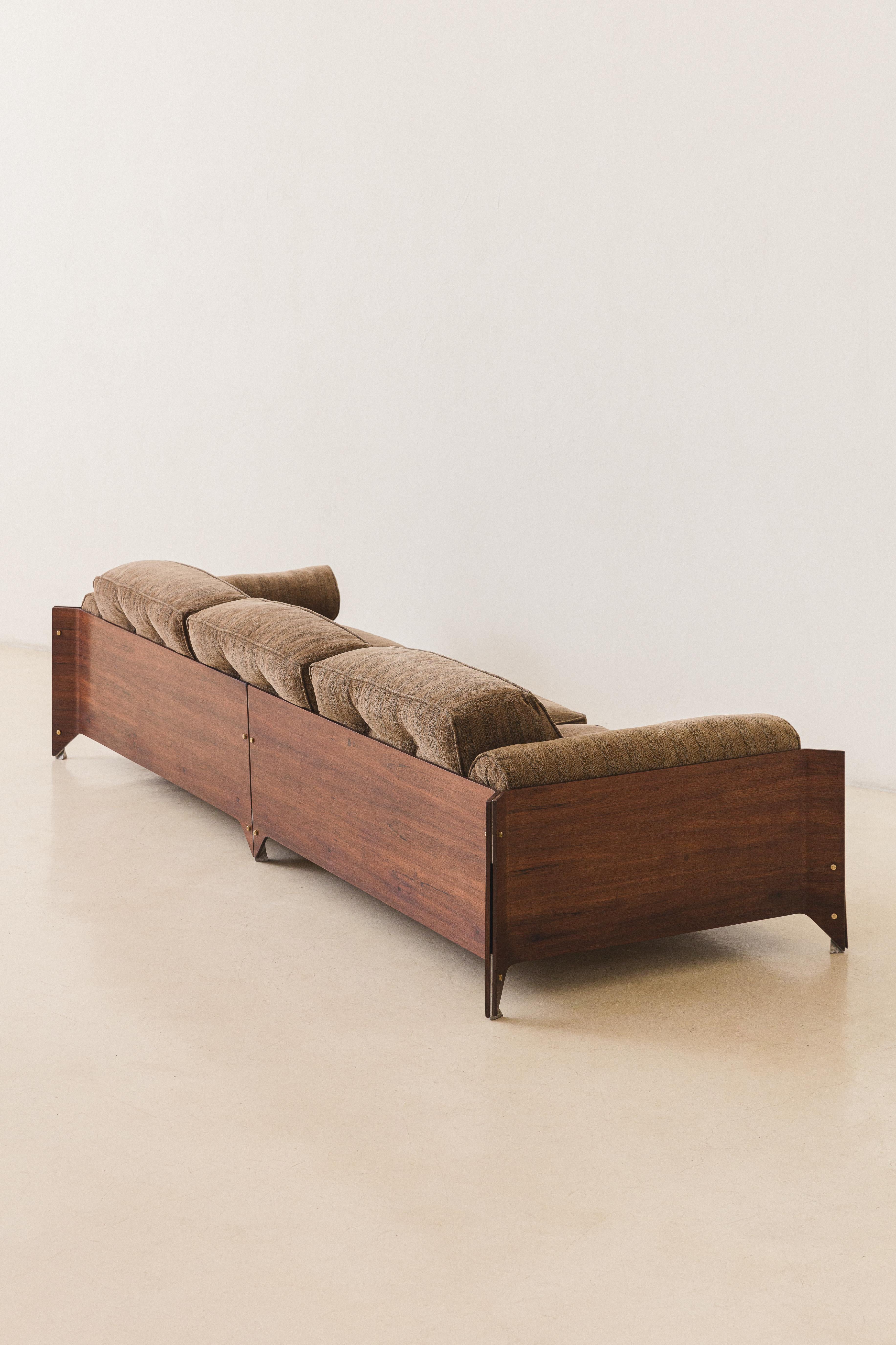 Brazilian Iconic Brasiliana Sofa Design by Jorge Zalszupin, Rosewood and Brass, 1960s For Sale