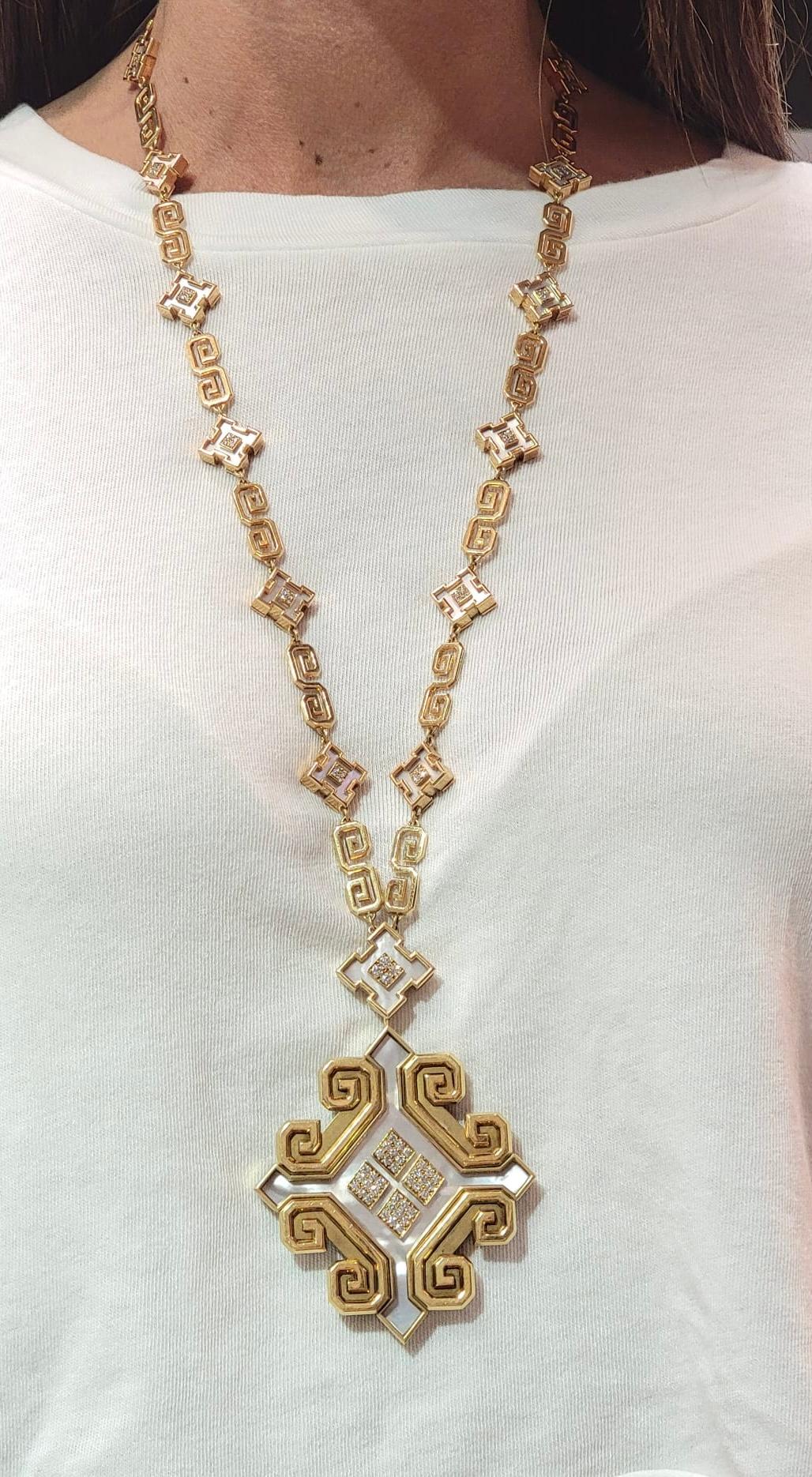 Round Cut Iconic Bvlgari Sautoir Necklace For Sale