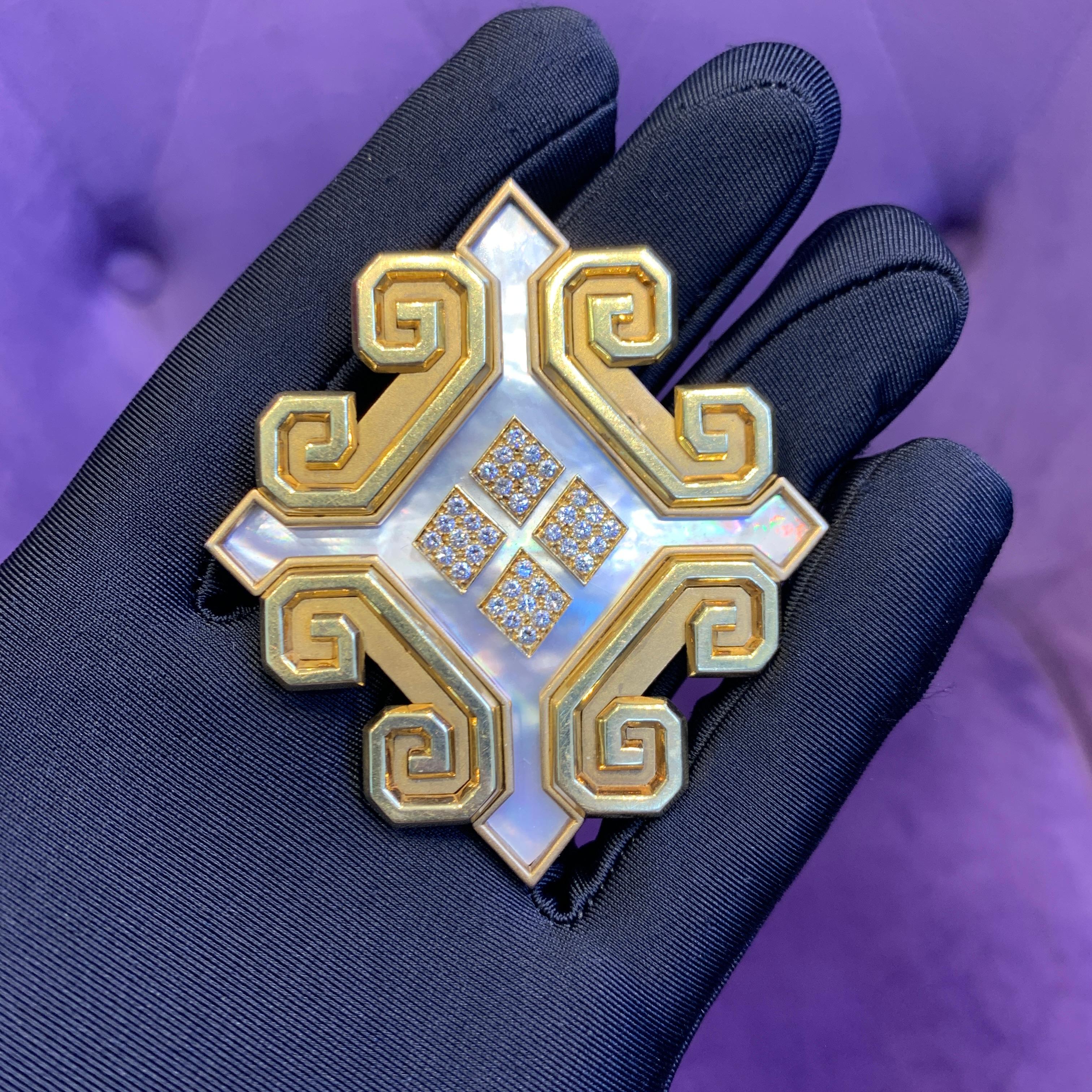 Iconic Bvlgari Sautoir Necklace In Excellent Condition For Sale In New York, NY