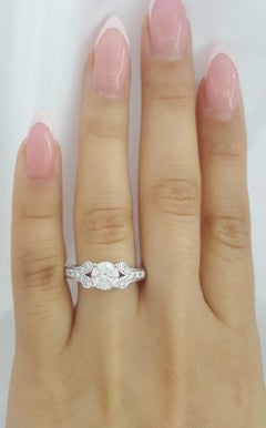 Ikonische Cartier Ballerine mit außergewöhnlicher Brillanz