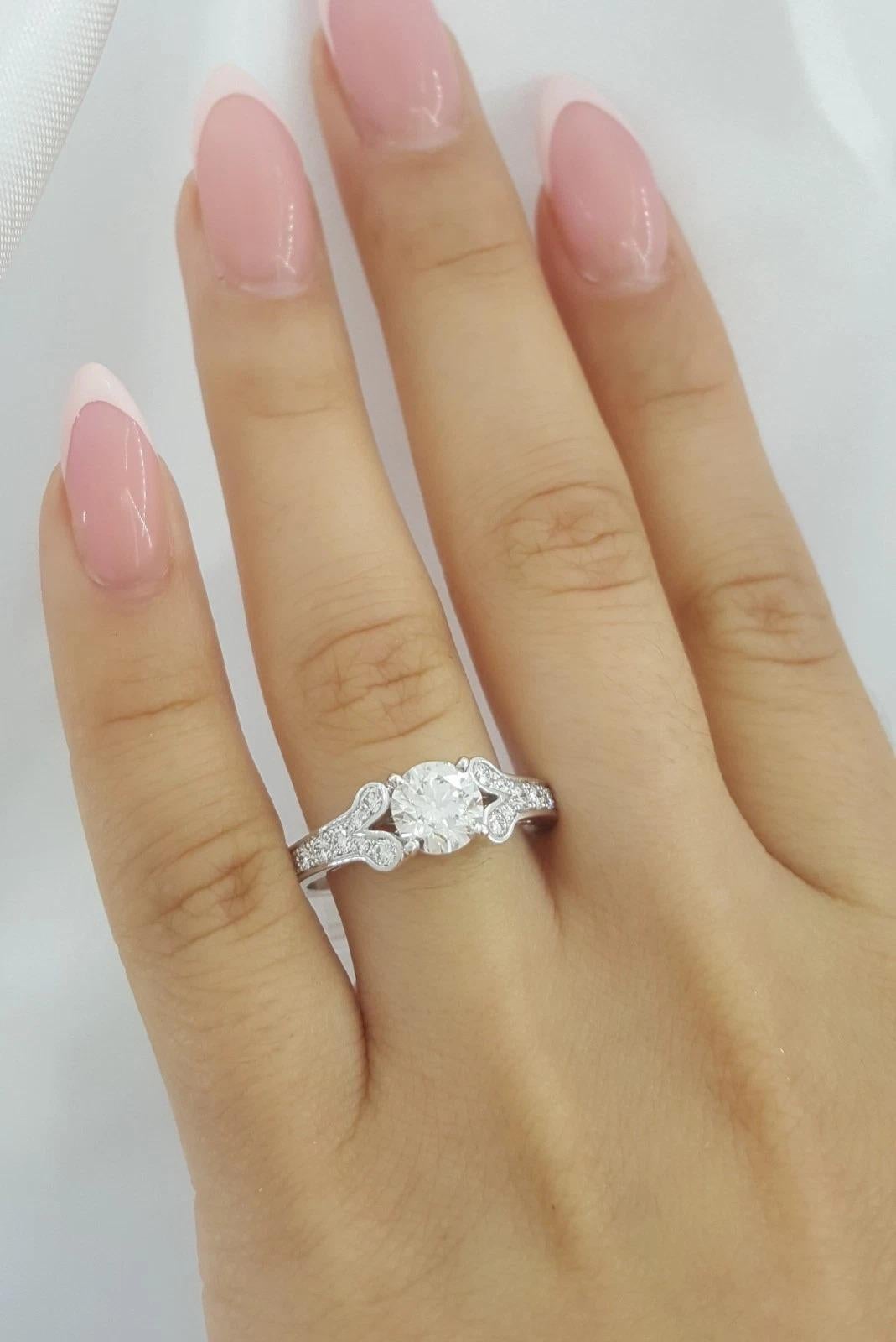 Ballerine icónica de Cartier con un brillo excepcional Corte redondo en venta