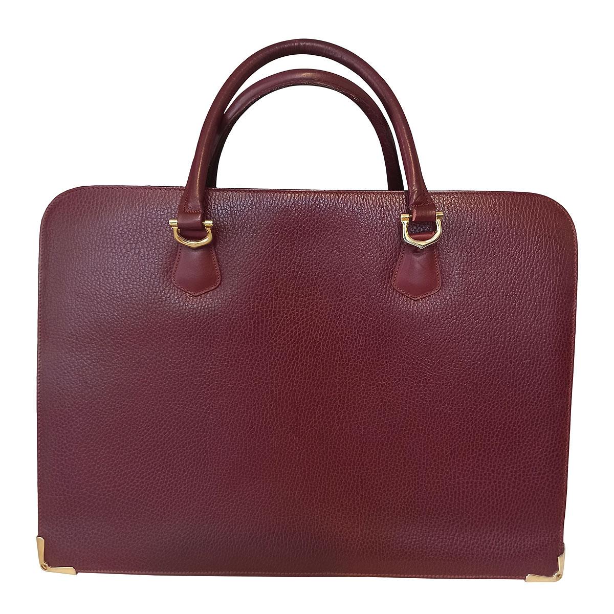 Beautiful, classy and iconic Cartier diplomatic case
Amazing conditions
Vintage
Leather
Red Cartier color
Double handle
Large external zip pocket
Double internal compartment
Cm 41 x 30 x 9  (16,1 x 11,8 x 3,54 inches)
Worldwide express shipping