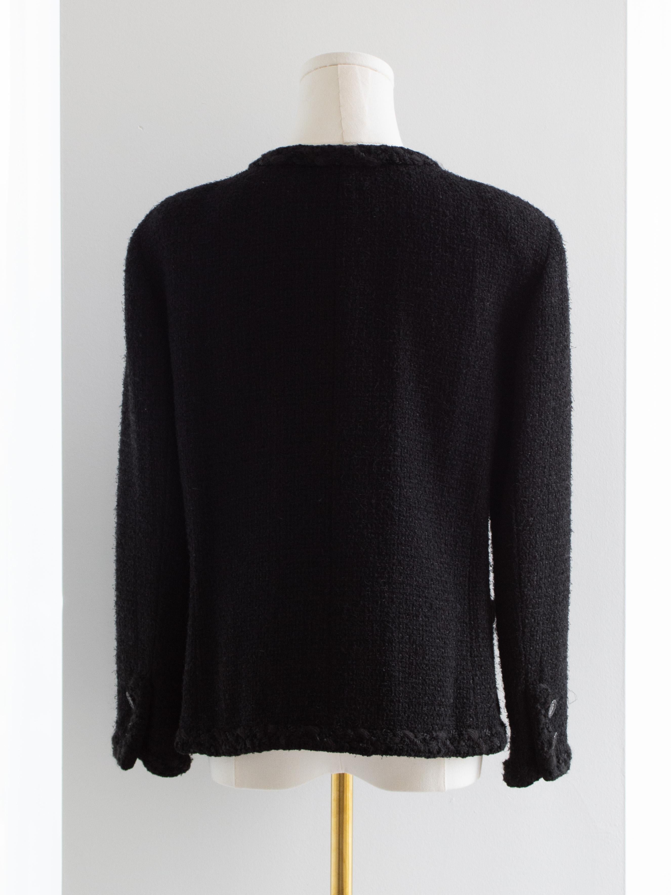 L'iconico Chanel 11Con La Piccola Giacca Nera Cruise 2011 Blazer classico in tweed LBJ in vendita 8