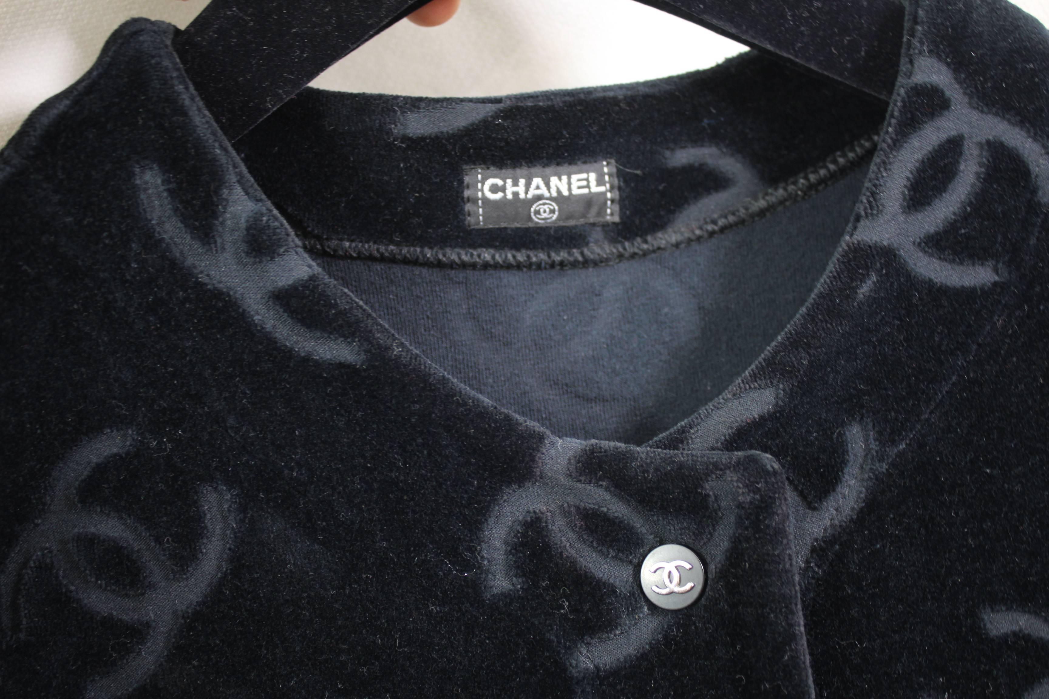 Iconic Chanel 1996 Velvet Jacket and Trouser in Black Velvet. Size 40 & 42 2