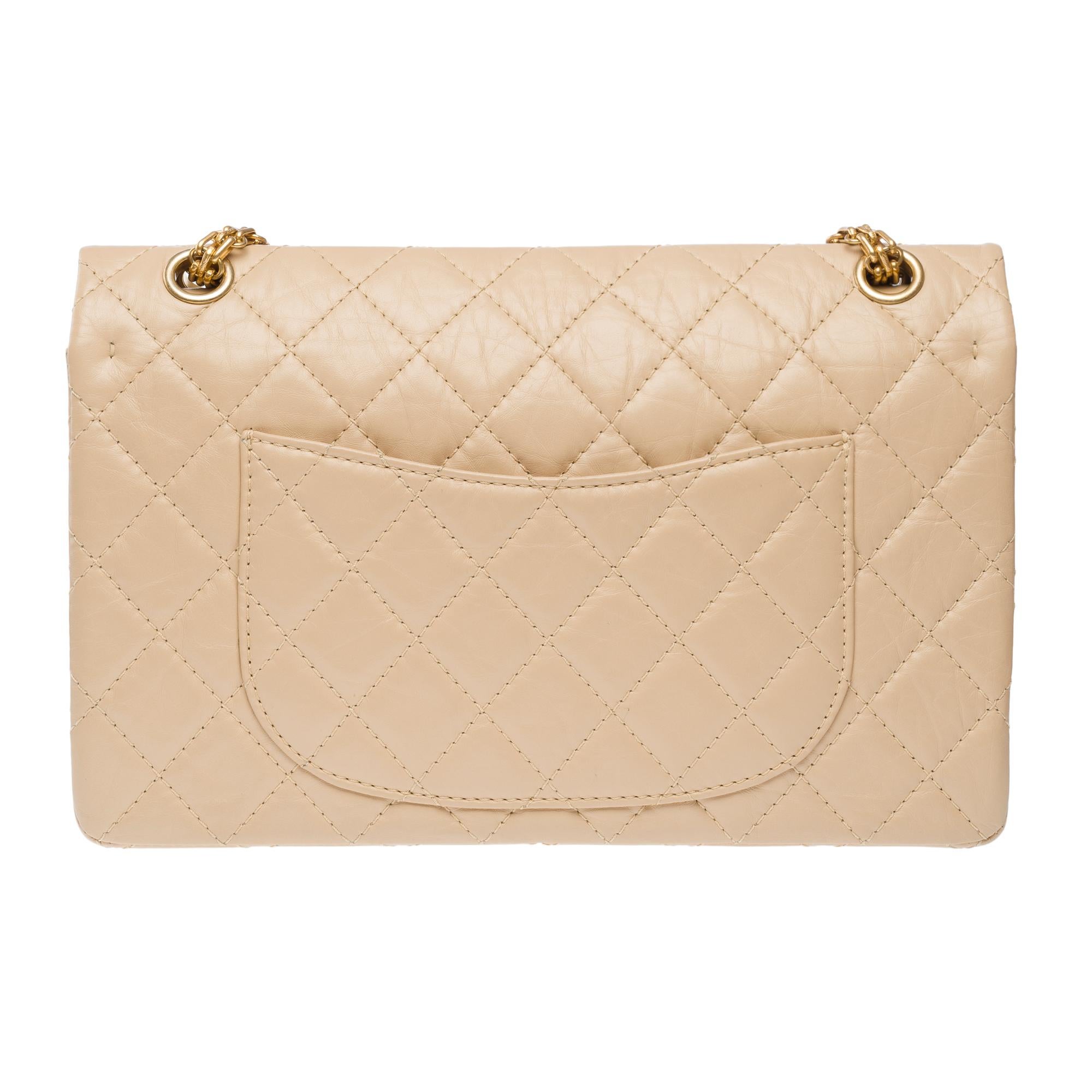 Iconic Chanel 2.55 double flap shoulder bag in quilted beige leather, GHW For Sale 1