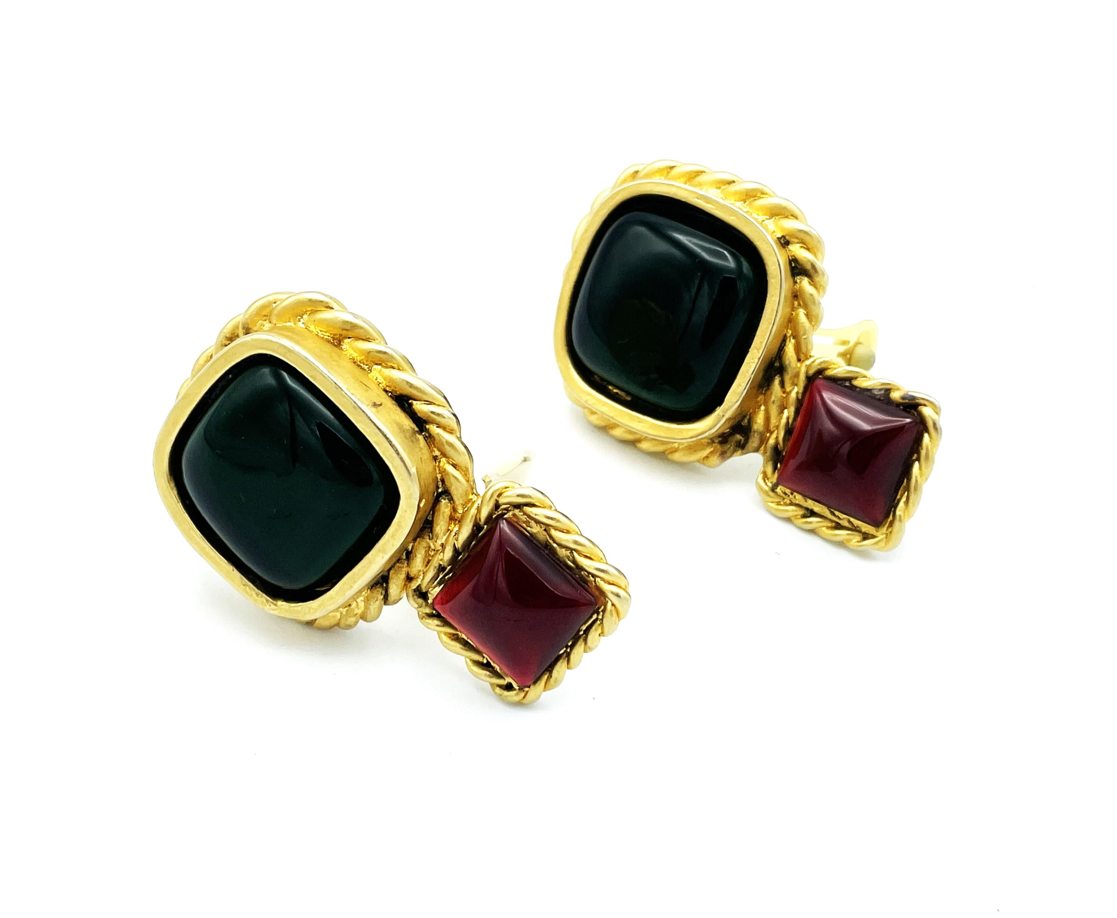 ICONIC CHANEL CLIP-ON EARRING green and red poured glass by Gripoix, Resin 1990s For Sale 3