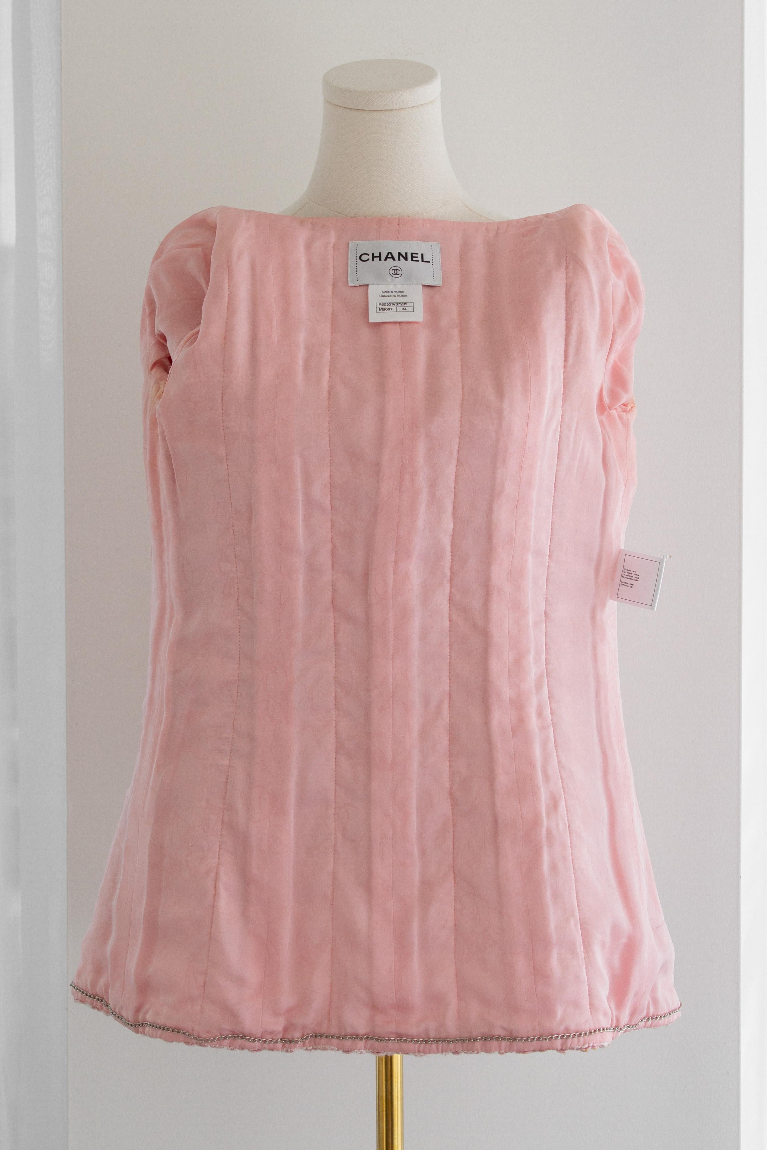 L'iconica giacca Chanel A/I 2014 Supermarket Barbie a quadri rosa 14A Fantasy Tweed in vendita 9