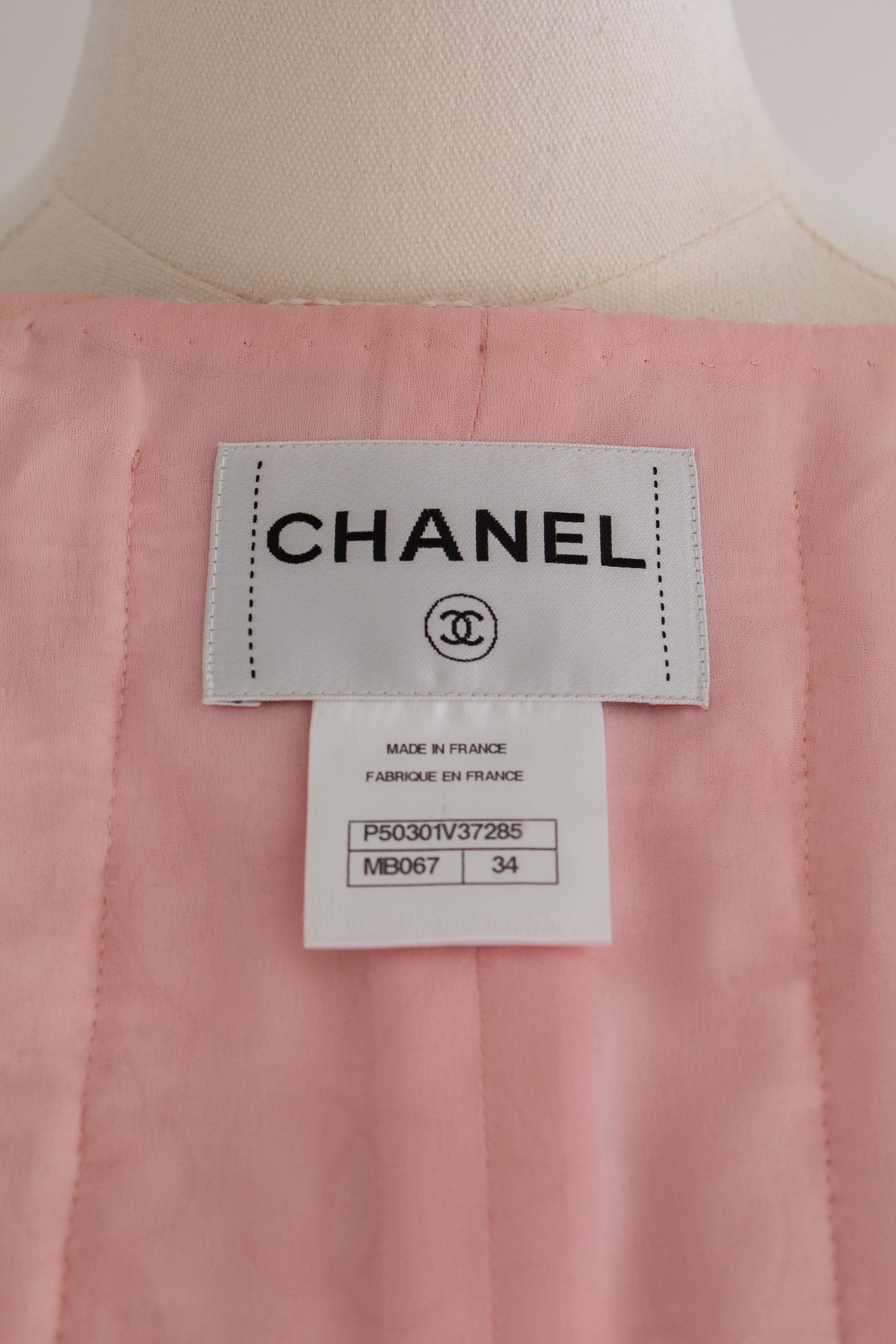 L'iconica giacca Chanel A/I 2014 Supermarket Barbie a quadri rosa 14A Fantasy Tweed in vendita 10