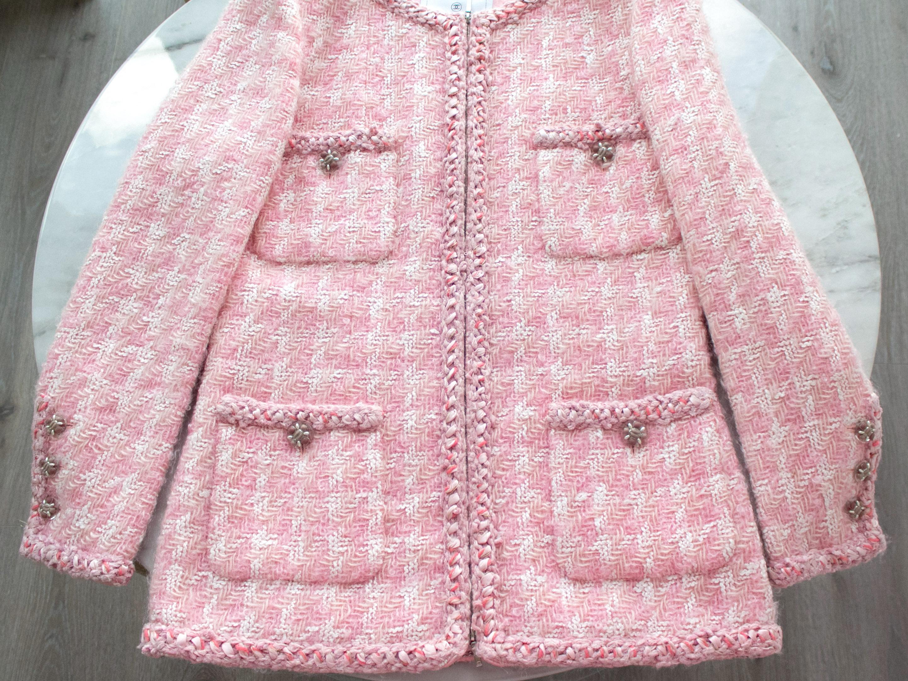 Iconic Chanel Fall 2014 Supermarket Pink White Plaid 14A Fantasy Tweed Jacket  In Good Condition In Jersey City, NJ