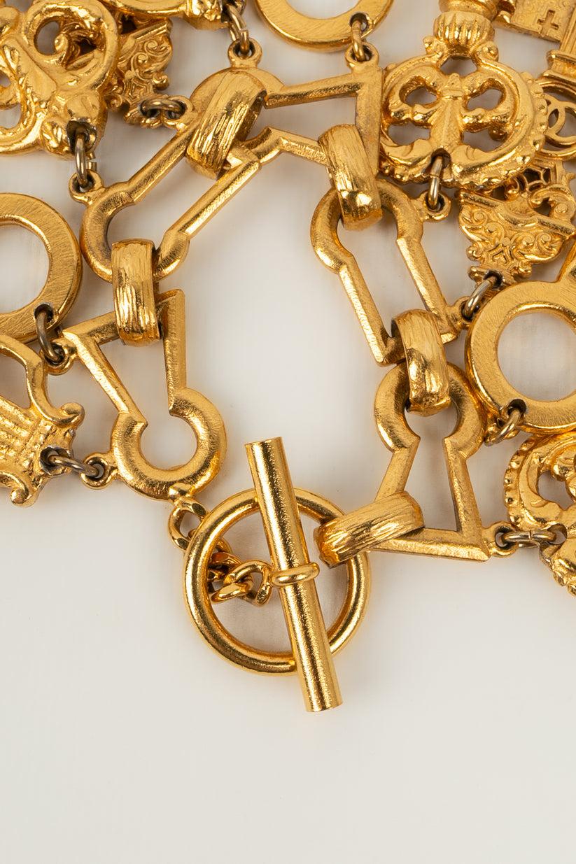 Ikonisches Chanel-Armband „ Keys“ aus vergoldetem Metall, 1993 Damen im Angebot