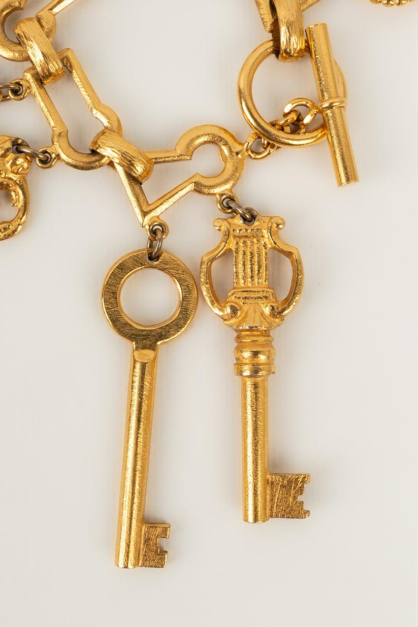 Ikonisches Chanel-Armband „ Keys“ aus vergoldetem Metall, 1993 im Angebot 3
