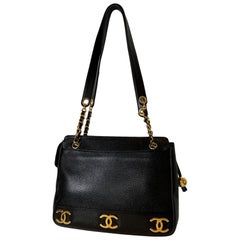 Ikonische Chanel Vintage Schwarz Kaviar Leder Dreifach-Logo Umhängetasche:: 1994