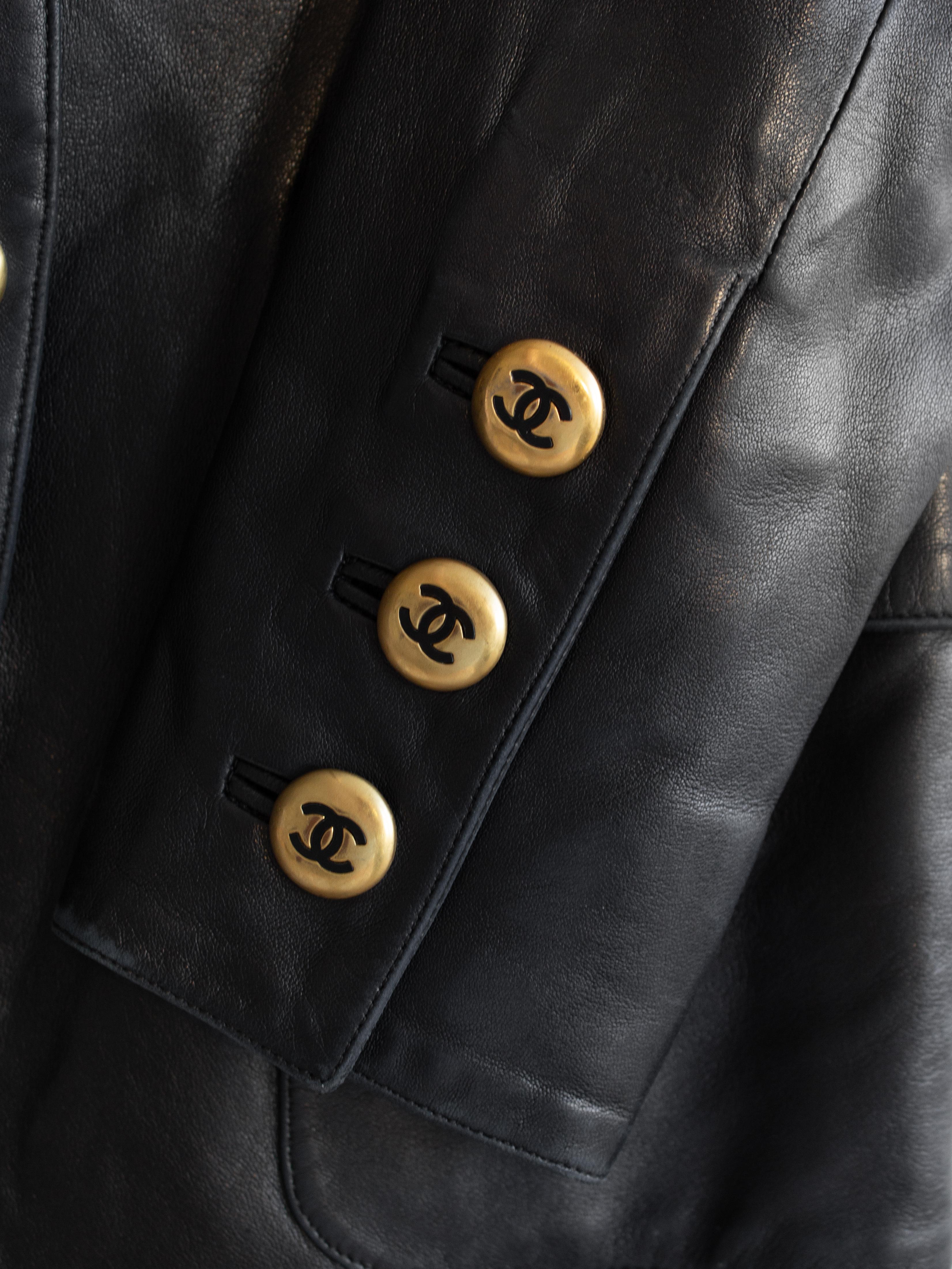 Iconic Chanel Vintage F/W 1992 Black Gold CC Lambskin Leather Suede Jacket 11