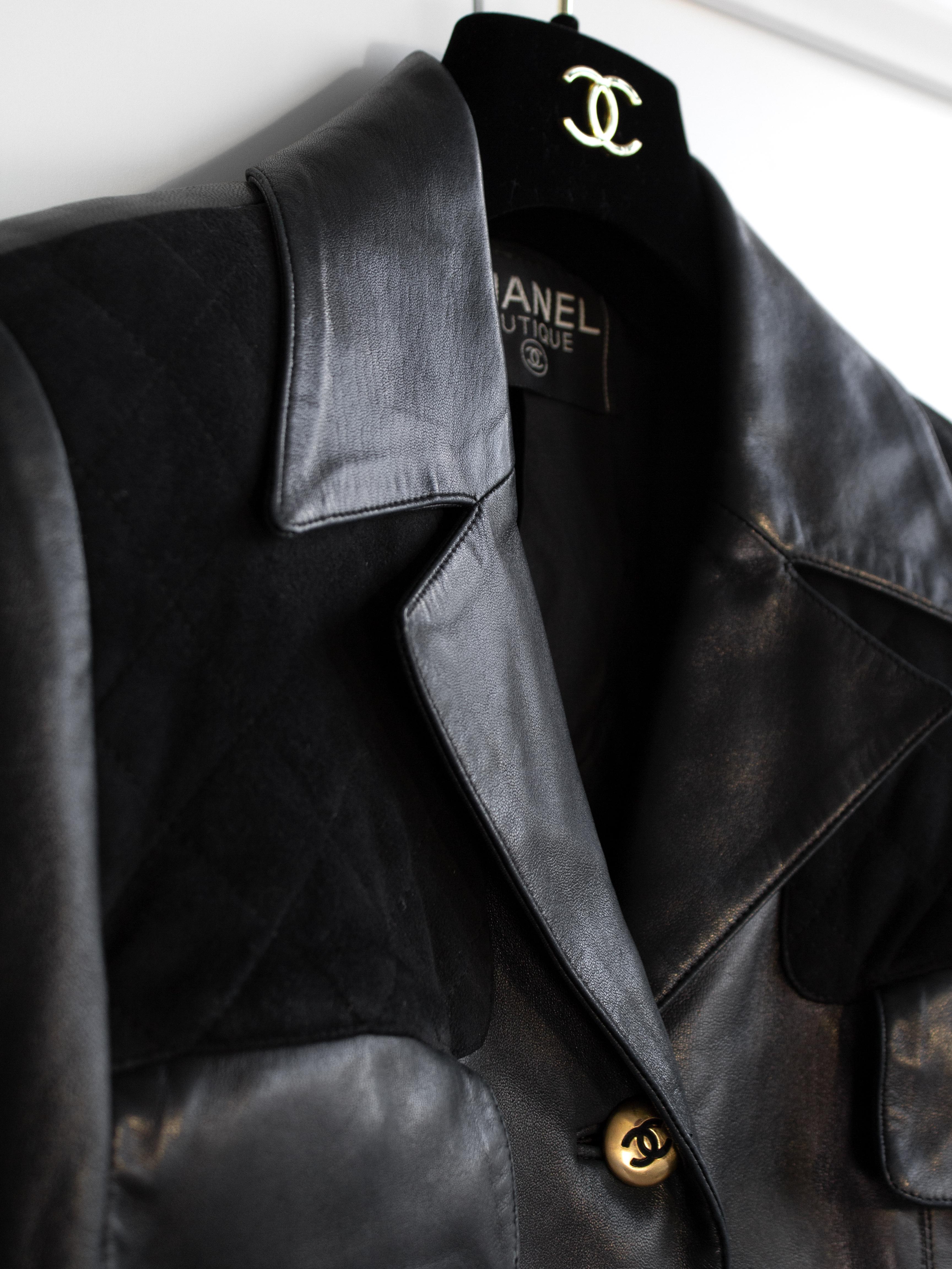 Iconic Chanel Vintage F/W 1992 Black Gold CC Lambskin Leather Suede Jacket 2