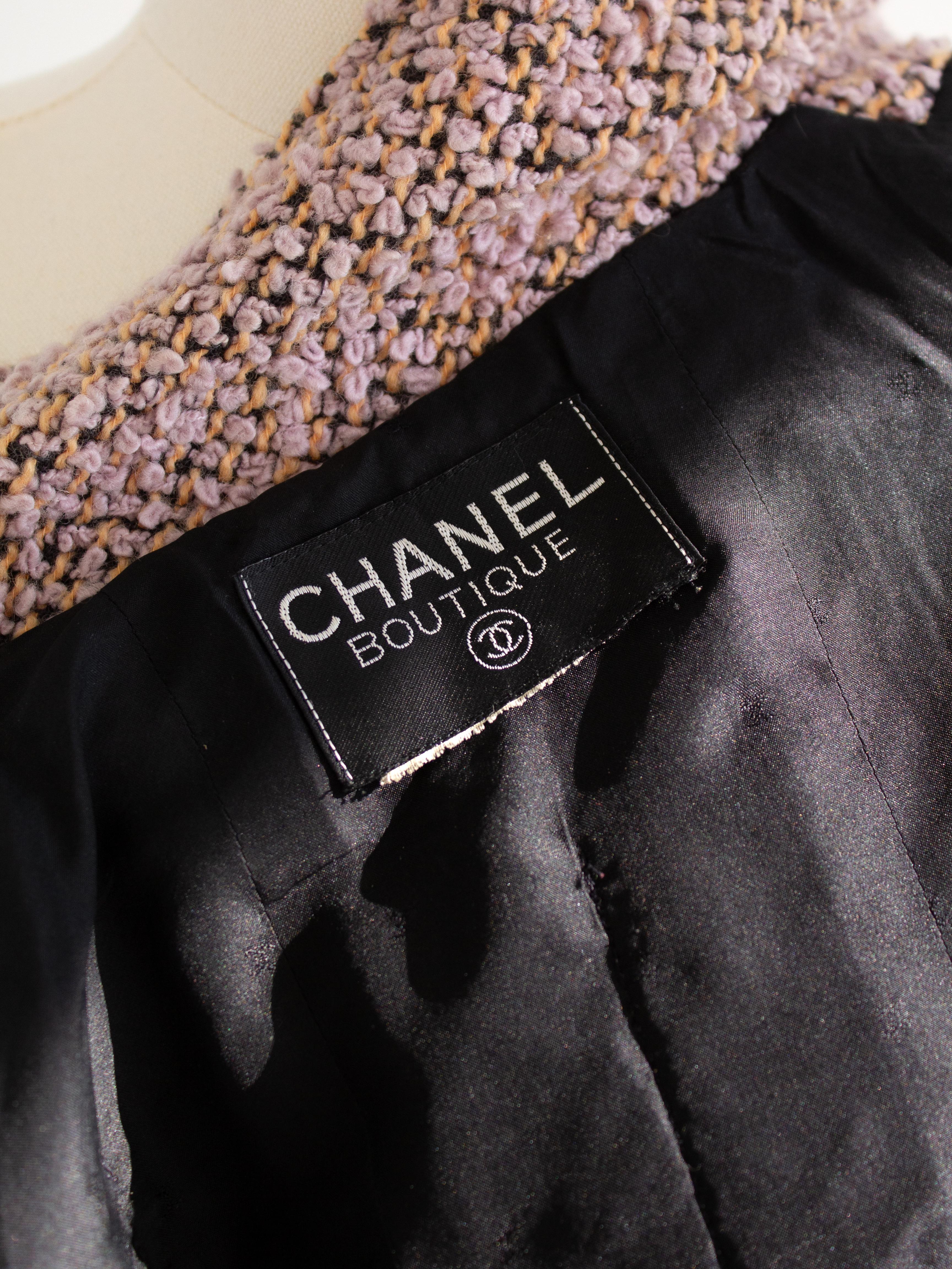 Ikonische Chanel Vintage H/W 1994 Lila Schwarz Fantasy Tweed 94A Jacke im Angebot 10