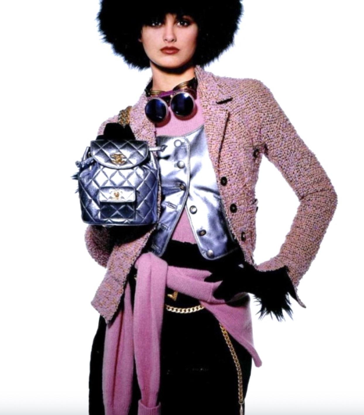 Ikonische Chanel Vintage H/W 1994 Lila Schwarz Fantasy Tweed 94A Jacke (Braun) im Angebot