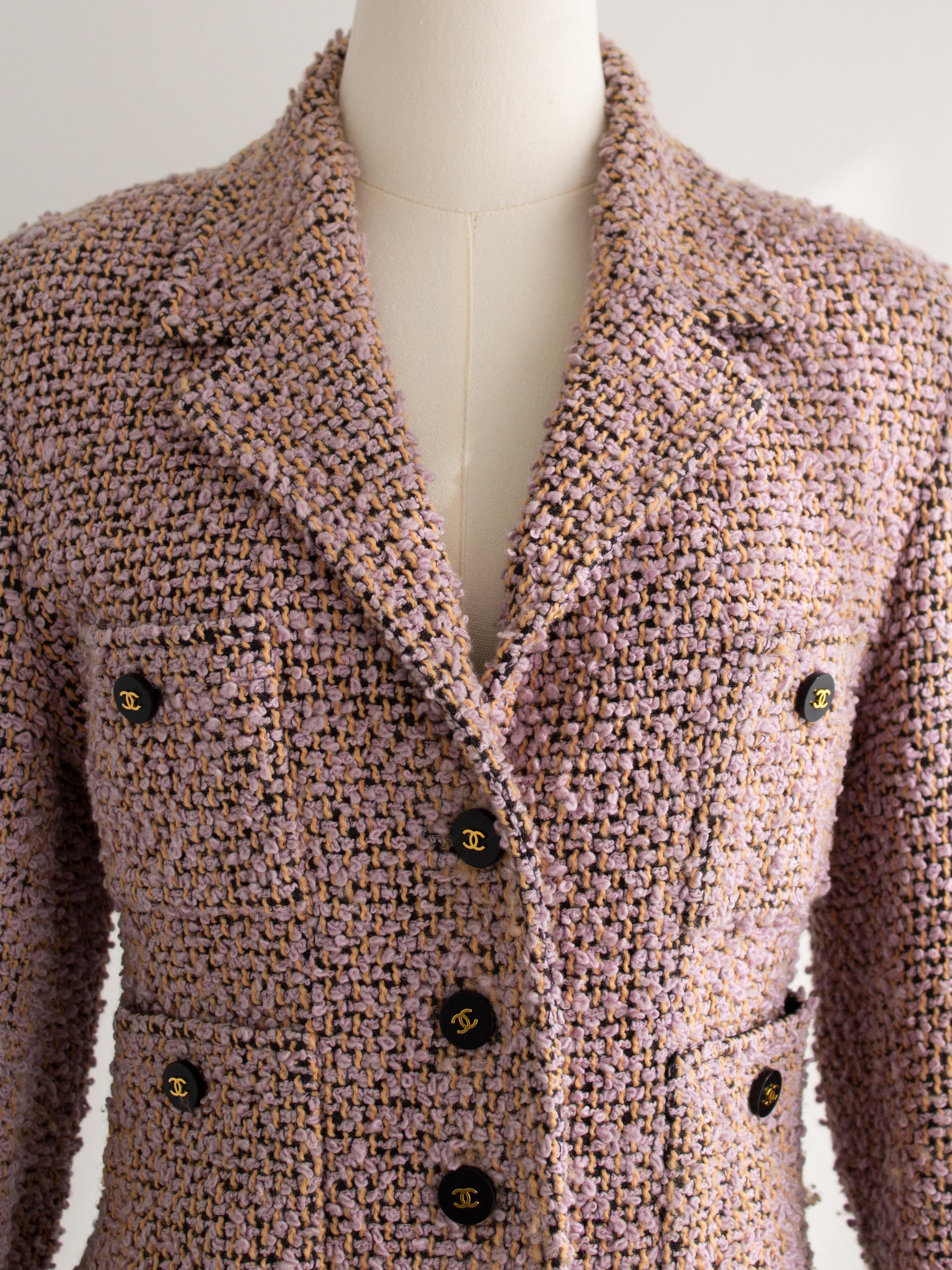 Ikonische Chanel Vintage H/W 1994 Lila Schwarz Fantasy Tweed 94A Jacke im Angebot 1