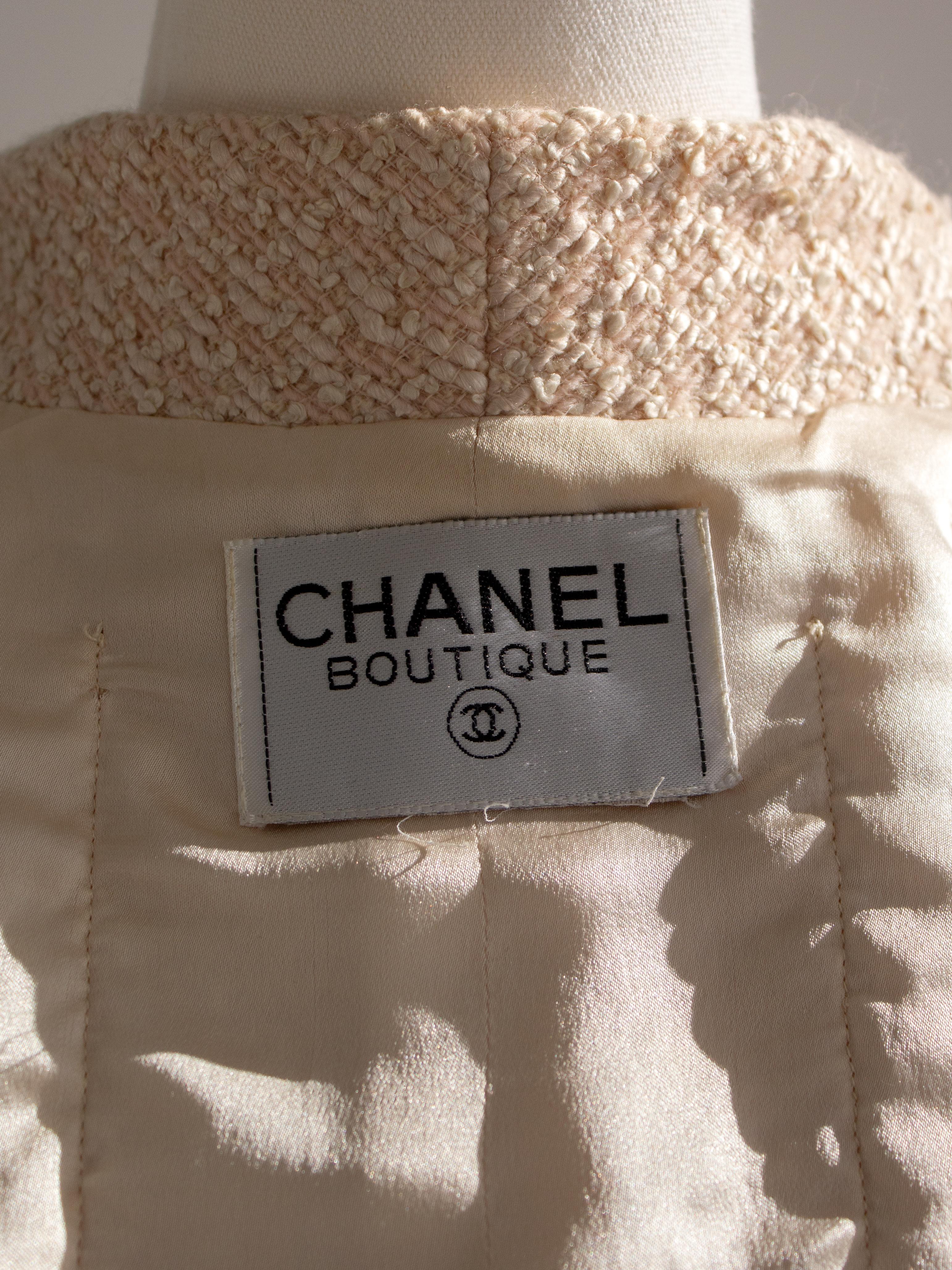 Iconic Chanel Vintage S/S 1990 Pink Ecru Satin Tweed Gold CC Cropped Jacket For Sale 10