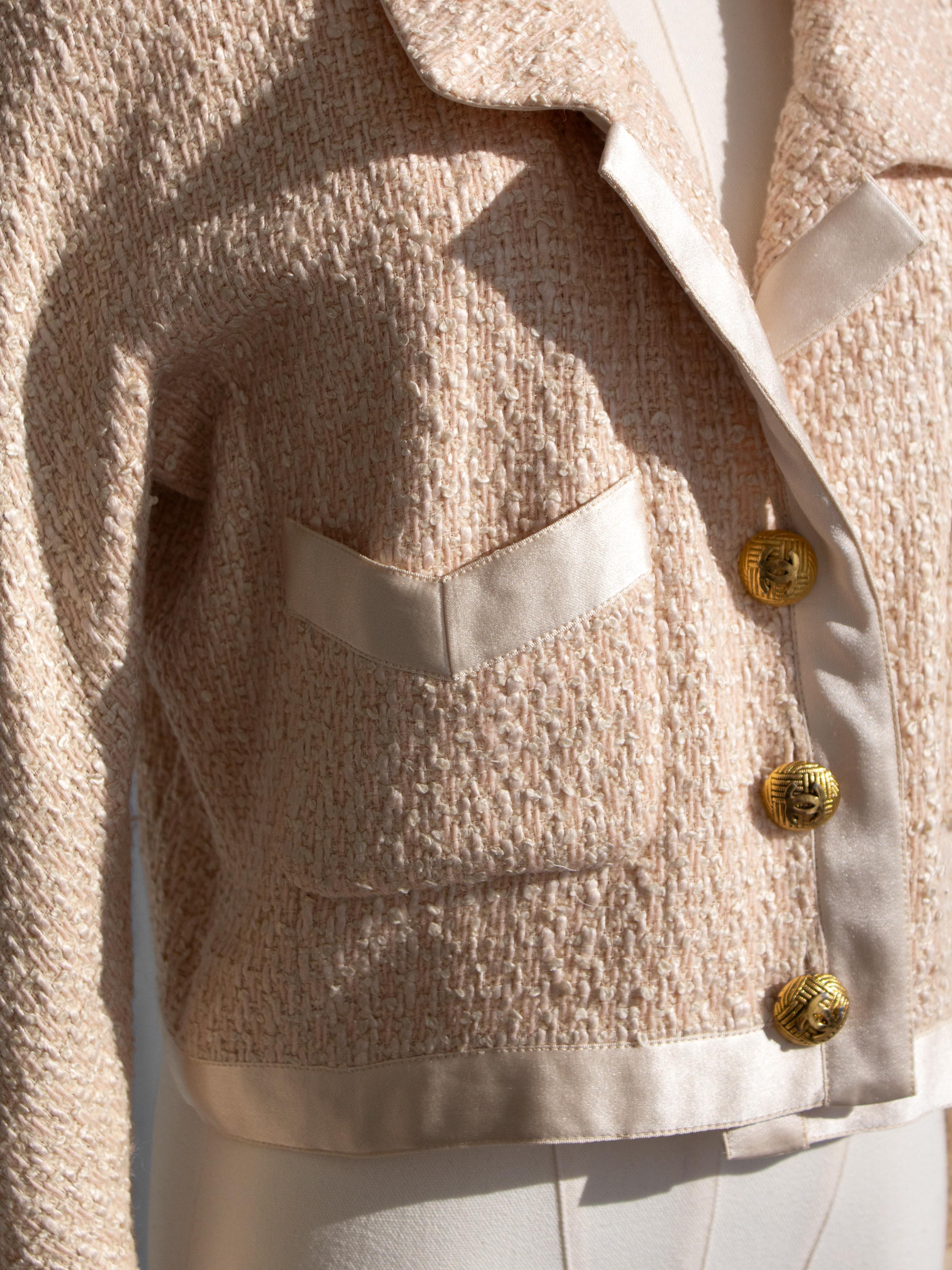 Iconic Chanel Vintage S/S 1990 Pink Ecru Satin Tweed Gold CC Cropped Jacket For Sale 3