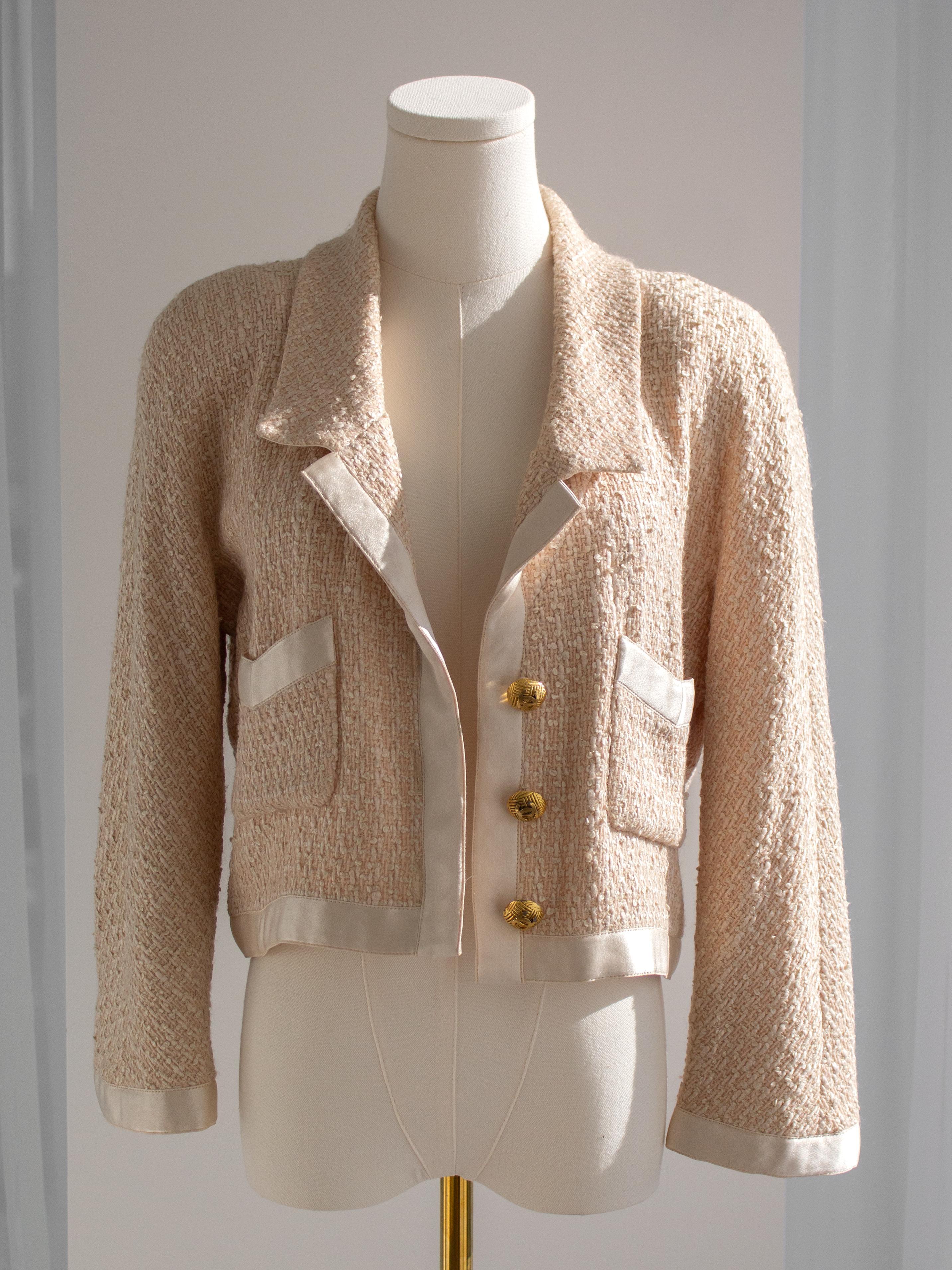 Iconic Chanel Vintage S/S 1990 Pink Ecru Satin Tweed Gold CC Cropped Jacket For Sale 4